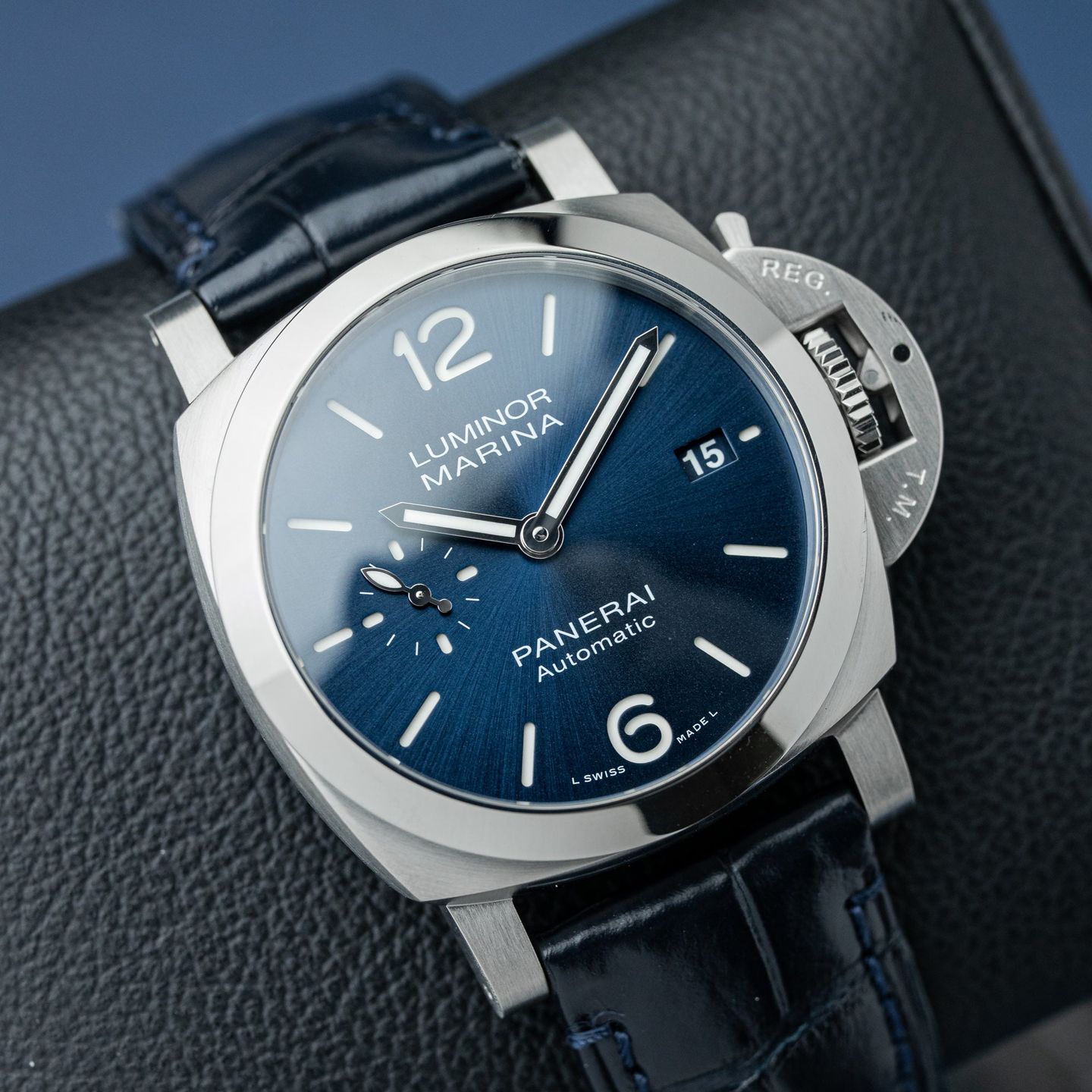 Panerai Luminor 1950 PAM01372 (2023) - Black dial 40 mm Steel case (2/8)