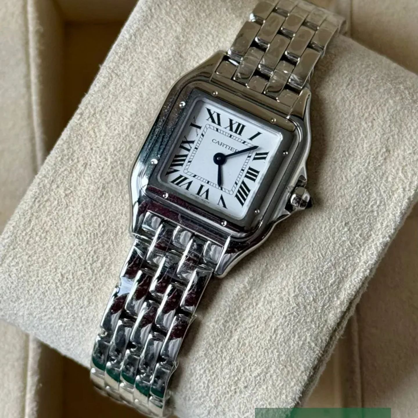 Cartier Panthère WSPN0013 (2026) - Silver dial 23 mm Steel case (3/7)