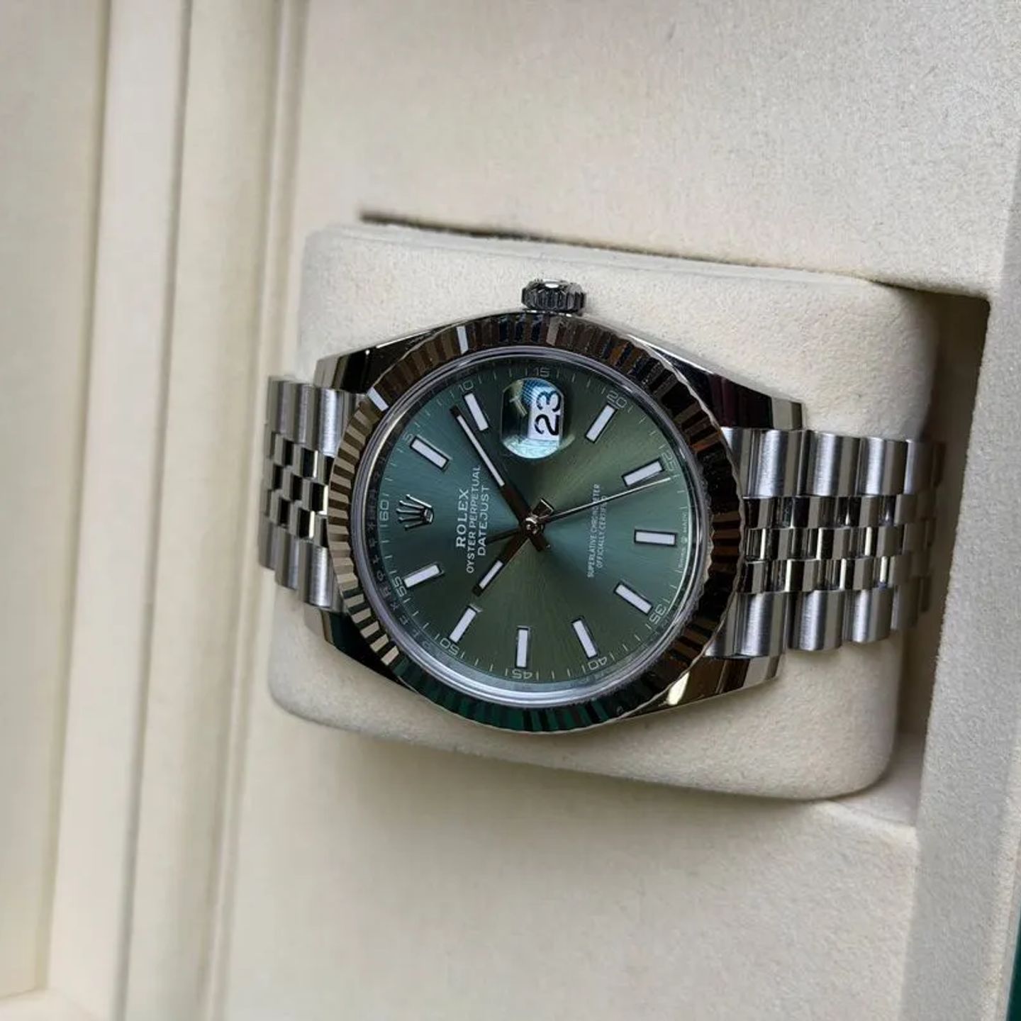 Rolex Datejust 41 126334 (2025) - Groen wijzerplaat 41mm Staal (7/8)