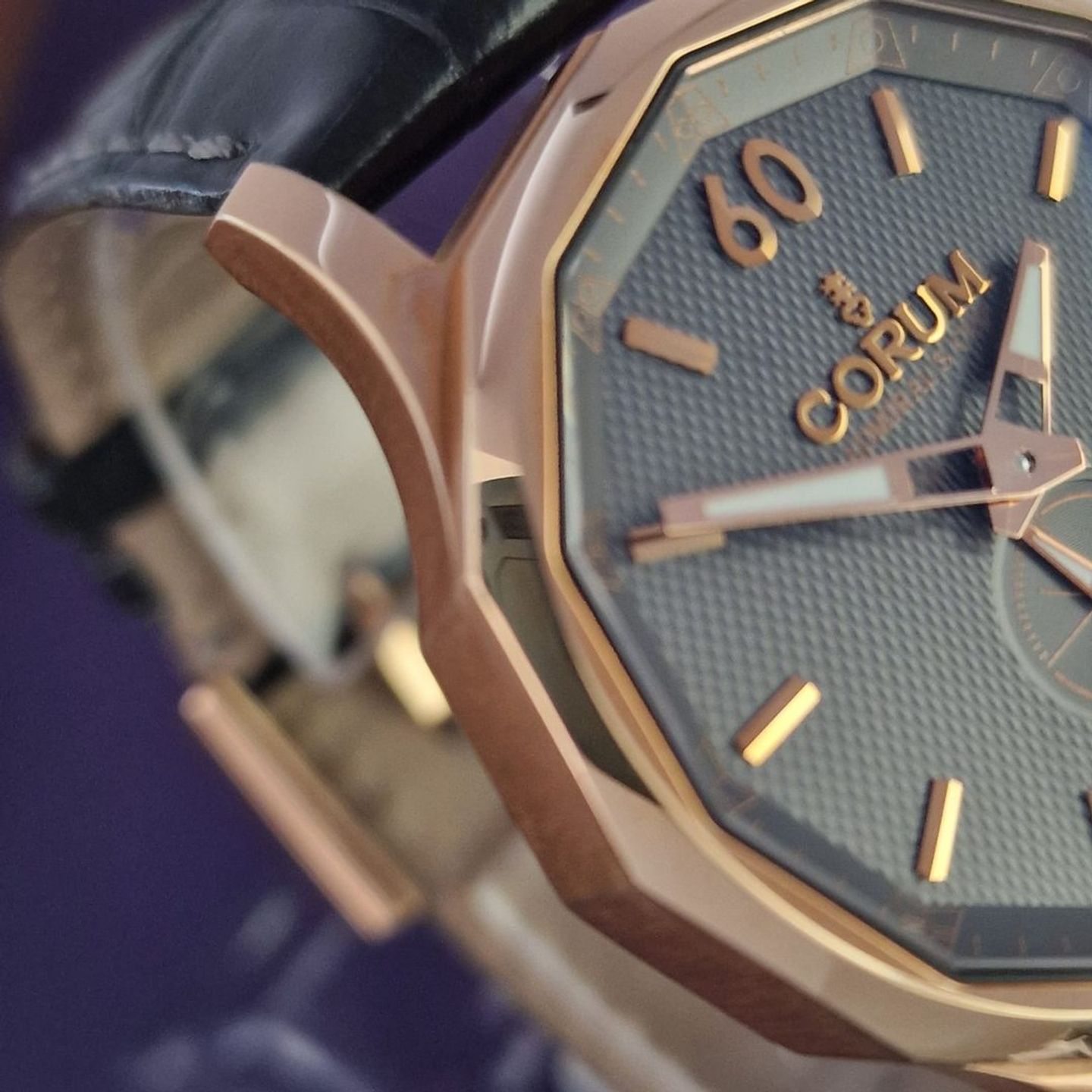 Corum Admiral's Cup Legend 42 395.101.55/0001 AK12 (2006) - Grey dial 42 mm Rose Gold case (2/4)