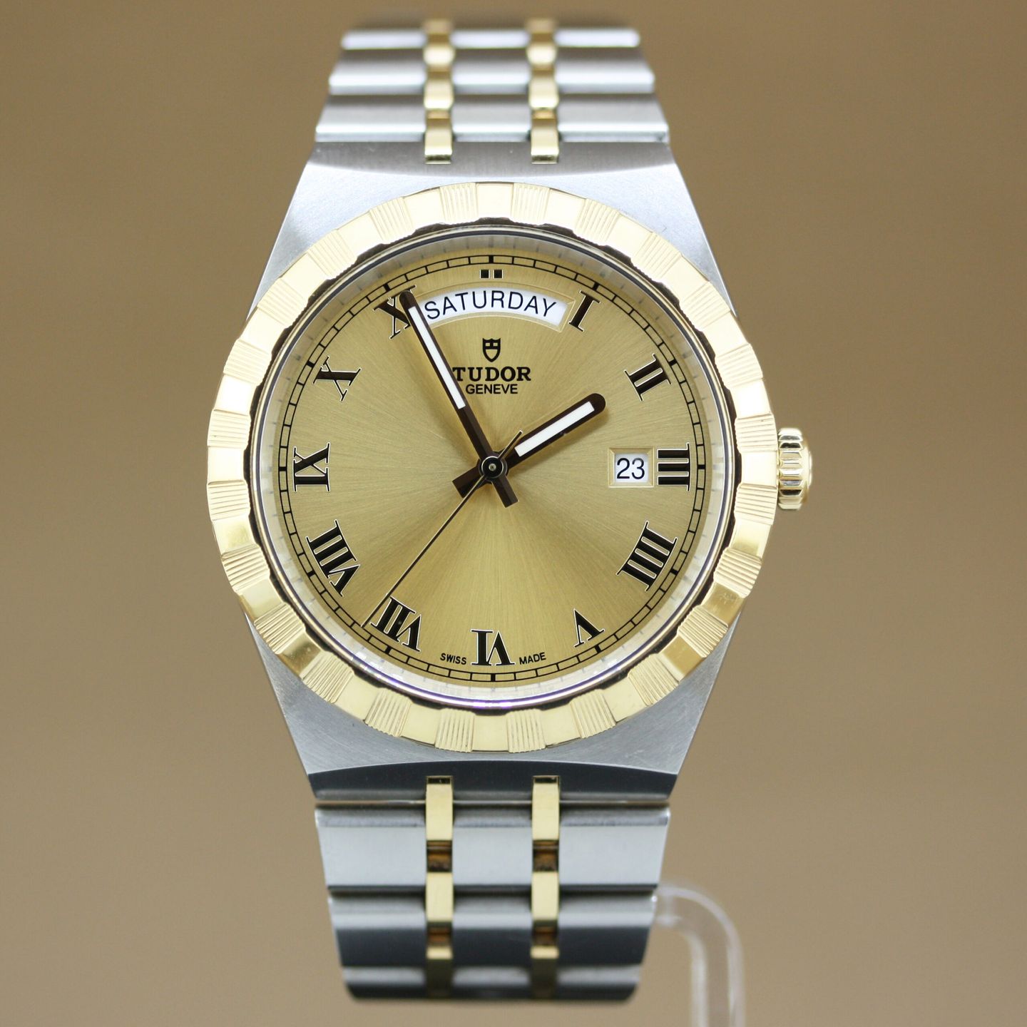 Tudor Royal 28603 (2022) - Champagne wijzerplaat 41mm Staal (1/8)