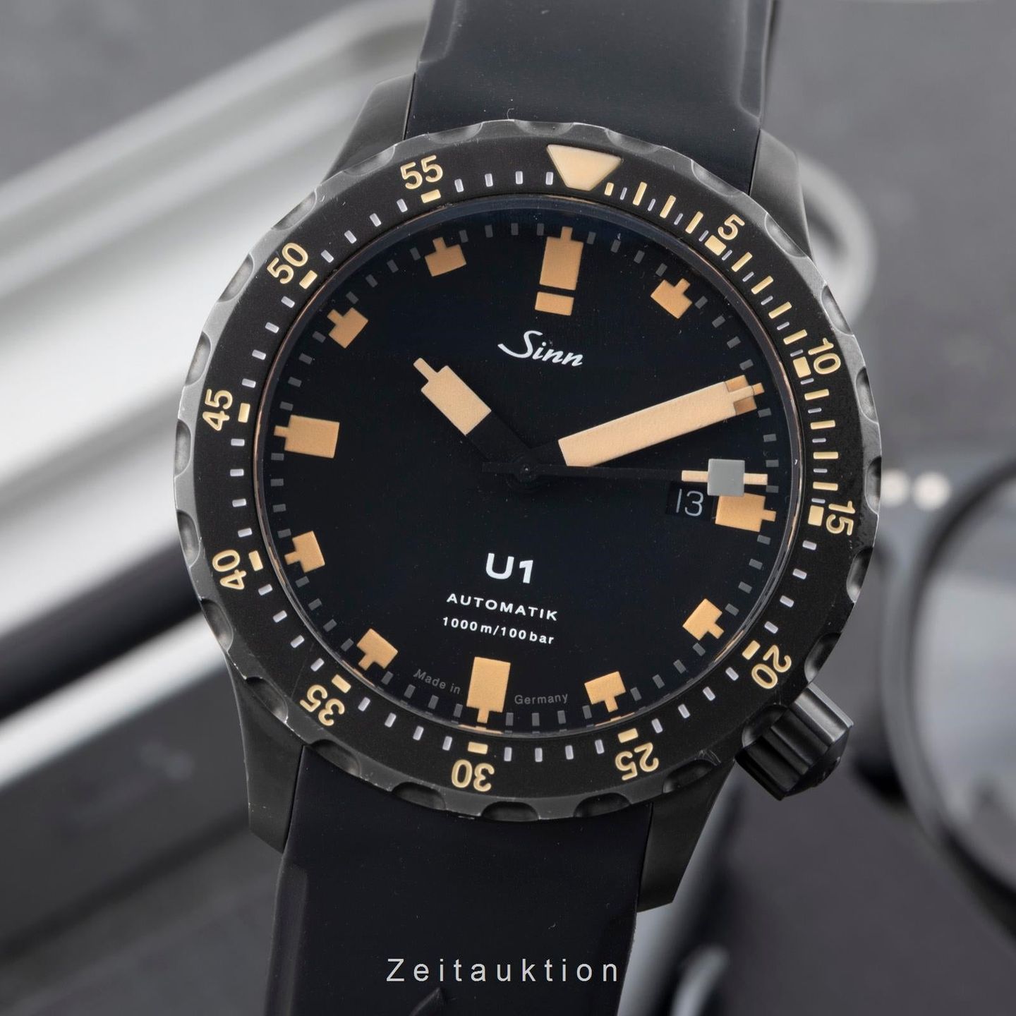 Sinn U1 1010.023 (Onbekend (willekeurig serienummer)) - Zwart wijzerplaat 44mm Staal (1/8)