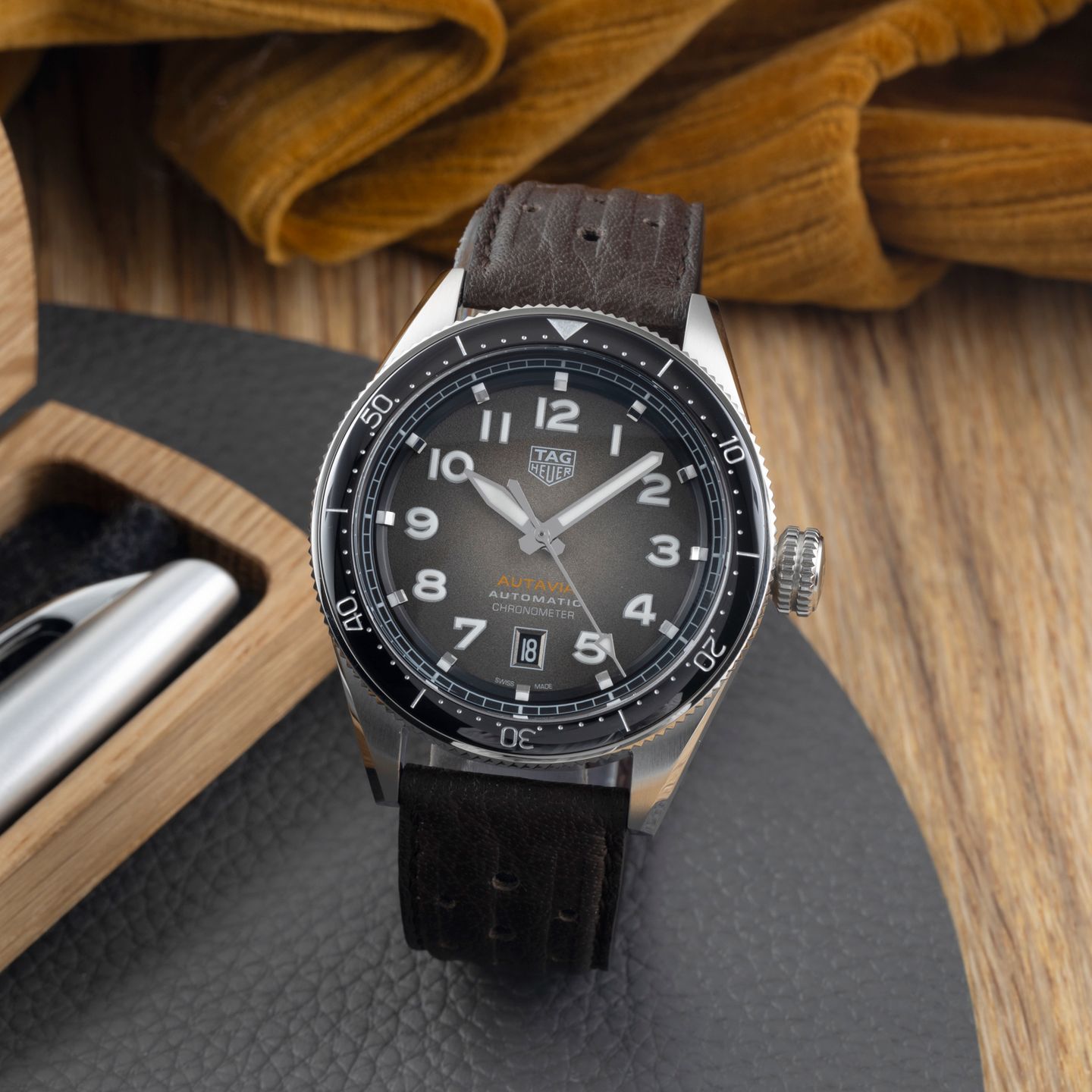 TAG Heuer Autavia WBE5114.EB0173 (Unknown (random serial)) - Black dial 42 mm Steel case (1/8)