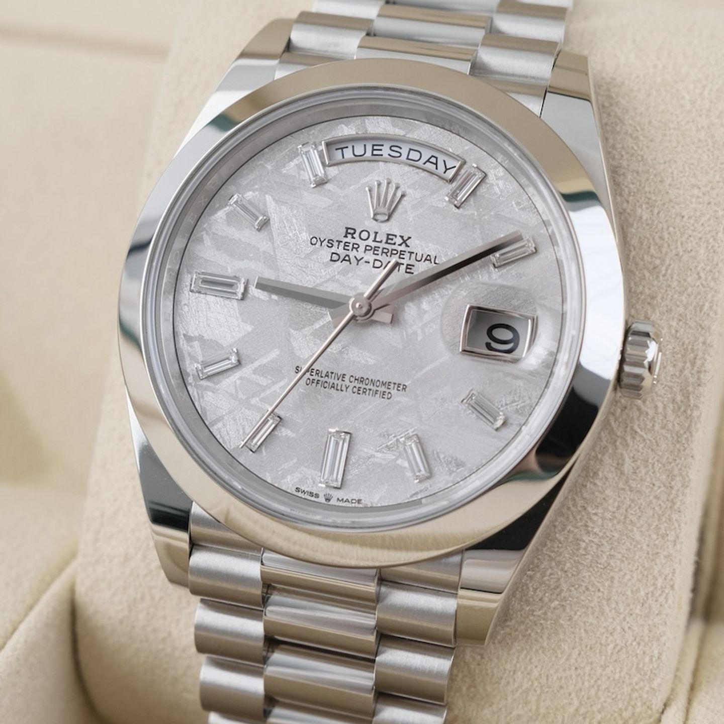 Rolex Day-Date 40 228206 (2021) - Silver dial 40 mm Platinum case (3/8)
