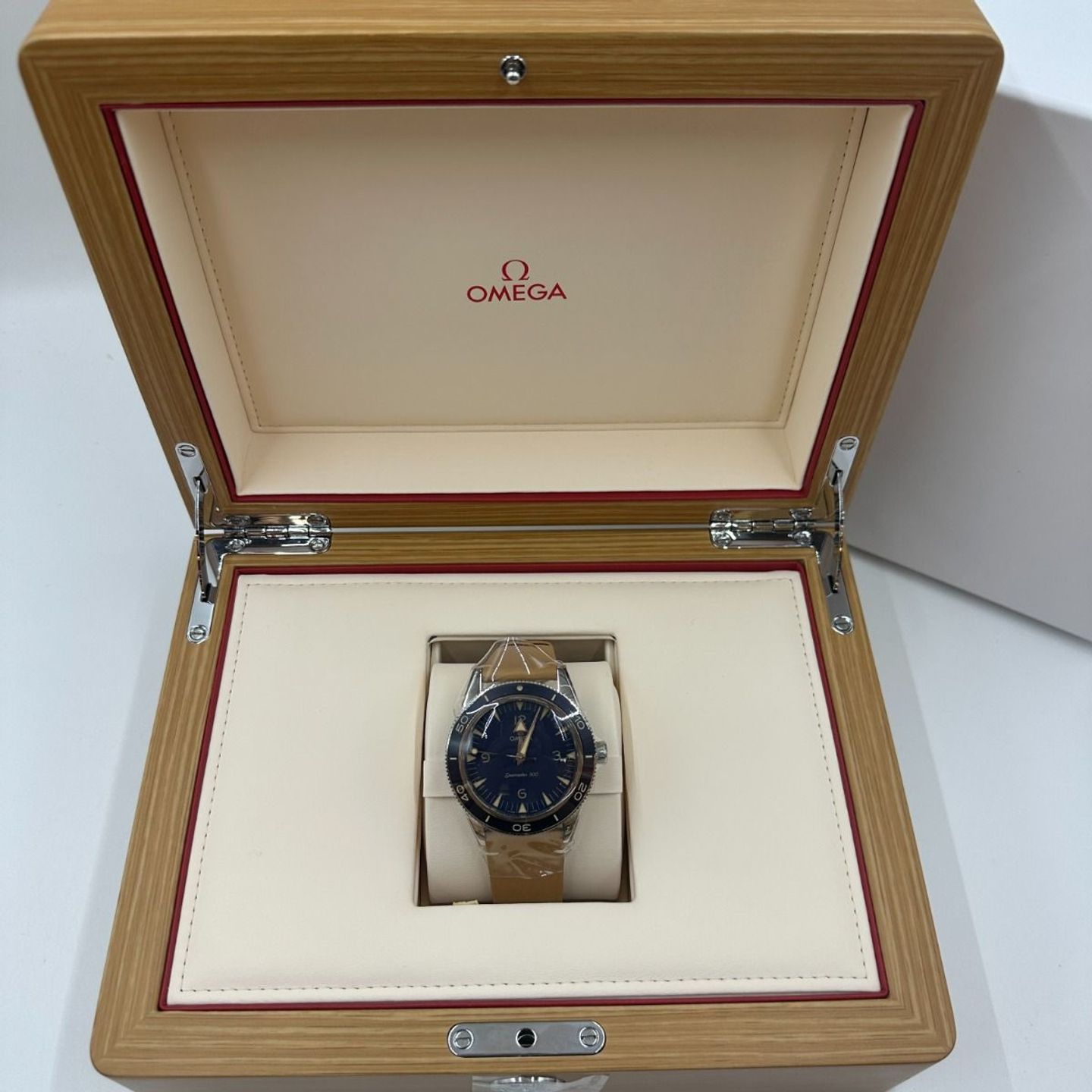 Omega Seamaster 300 234.32.41.21.03.001 - (4/8)