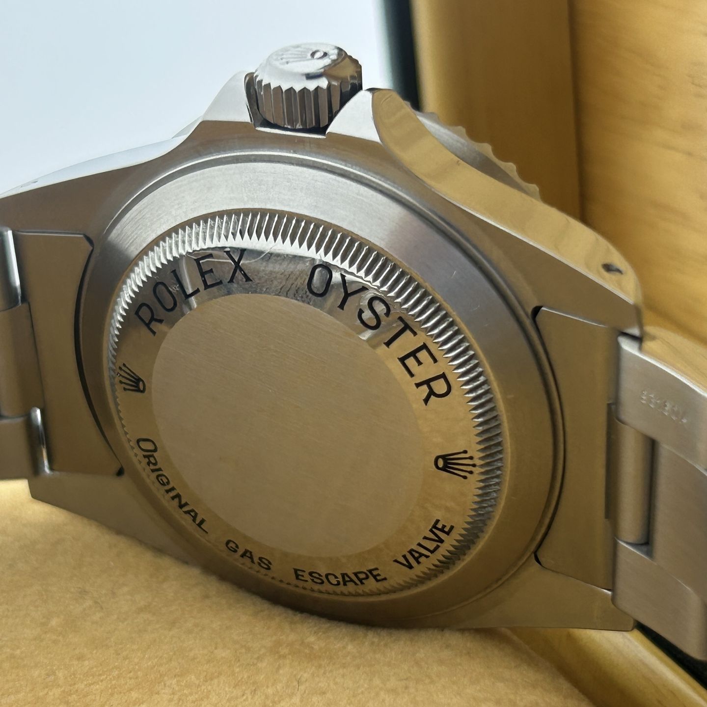 Rolex Sea-Dweller 4000 16600 - (2/8)