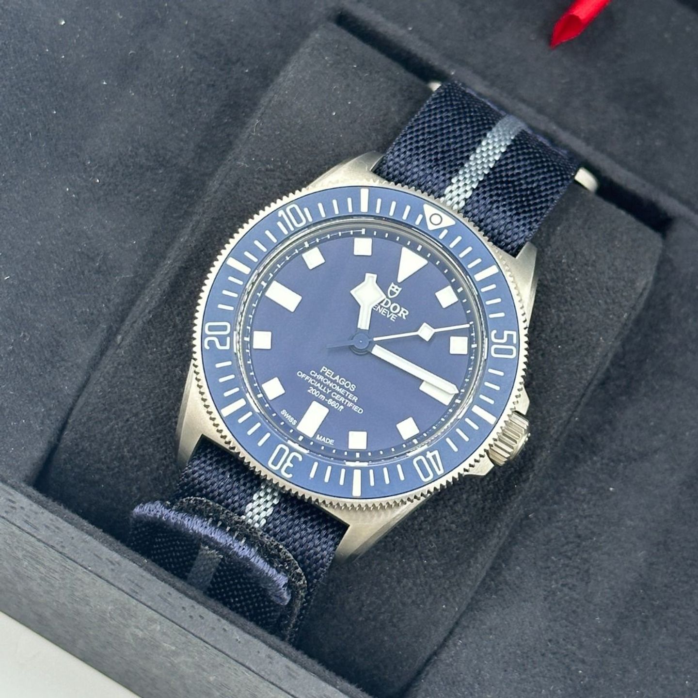 Tudor Pelagos 25707B/24-0001 (2024) - Blue dial 42 mm Titanium case (8/8)