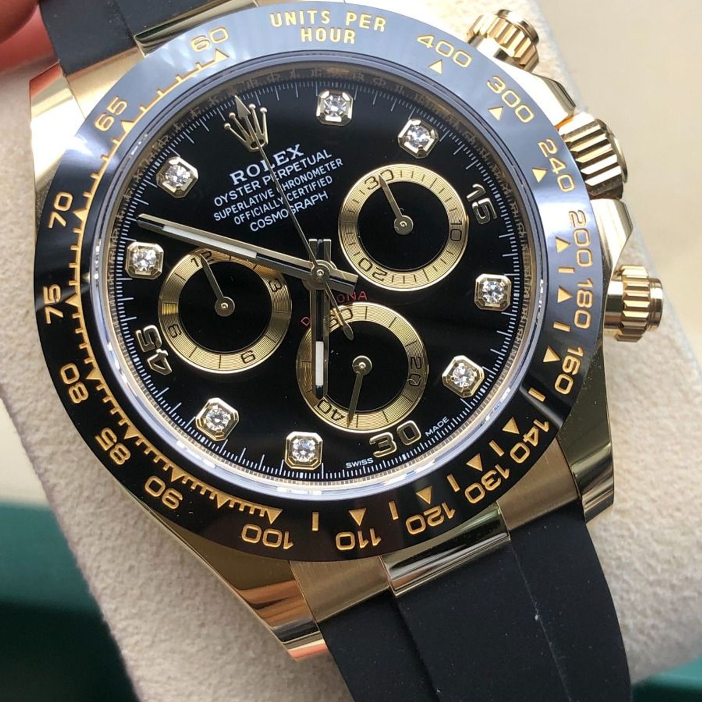 Rolex Daytona 116518LN (2023) - Black dial 40 mm Yellow Gold case (7/8)