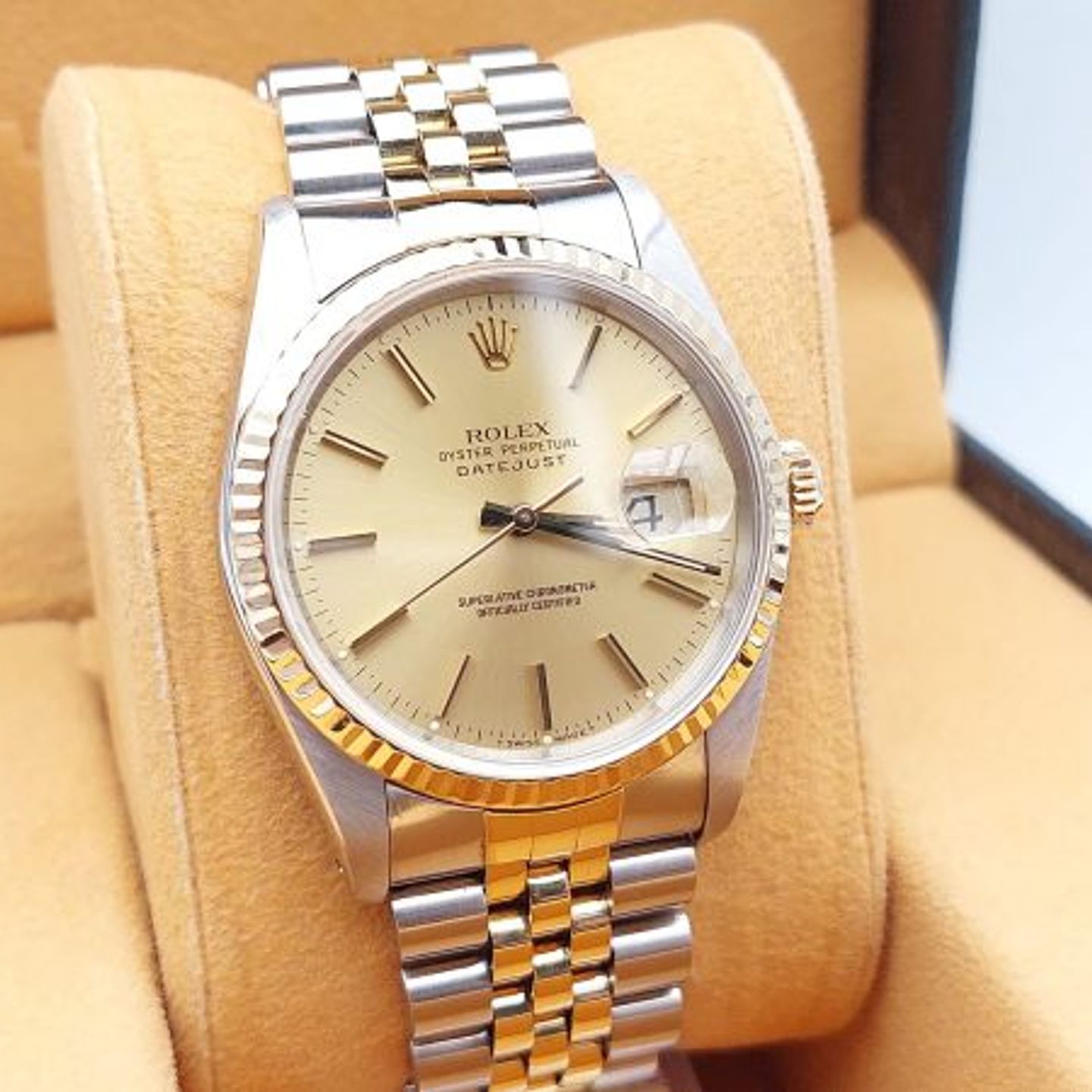 Rolex Datejust 36 16233 (1998) - Champagne dial 36 mm Gold/Steel case (3/8)