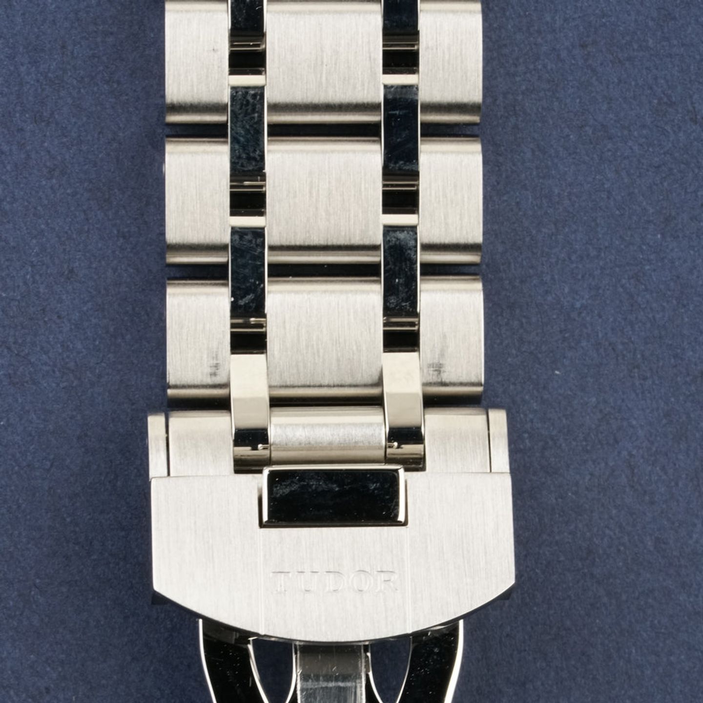 Tudor Royal 28500 (2025) - Blauw wijzerplaat 38mm Staal (6/8)