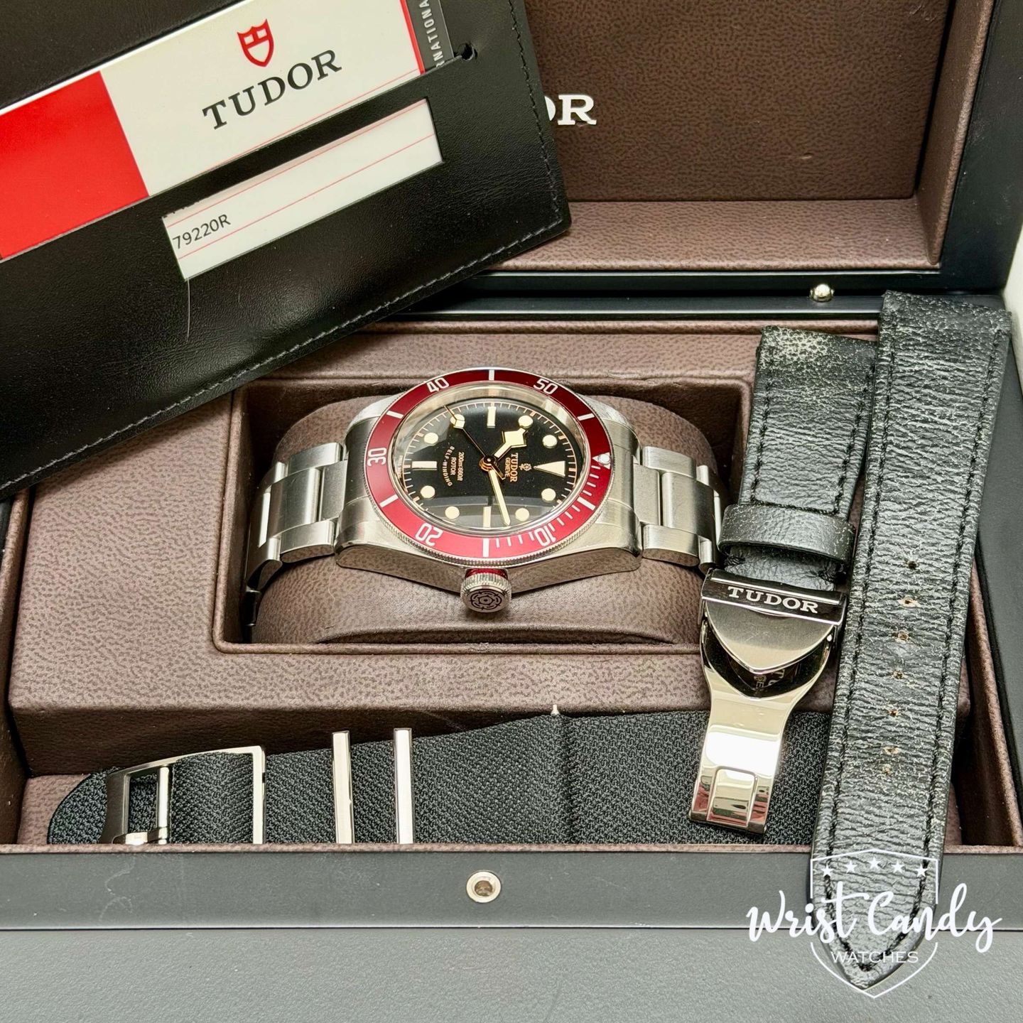 Tudor Black Bay 79220R (2015) - Black dial 41 mm Steel case (8/8)