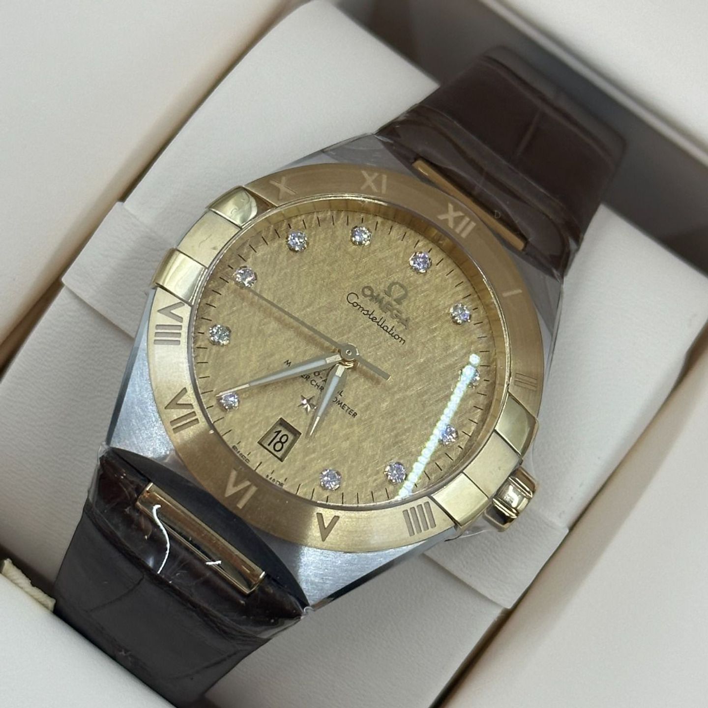 Omega Constellation 131.23.39.20.58.001 (2024) - Yellow dial 39 mm Steel case (8/8)