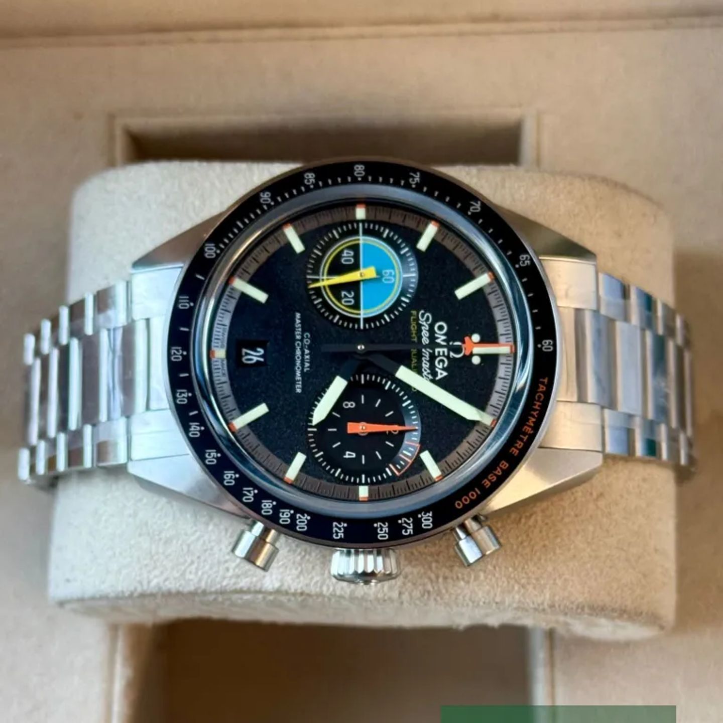Omega Speedmaster 332.10.41.51.01.002 (2026) - Black dial 41 mm Steel case (4/7)