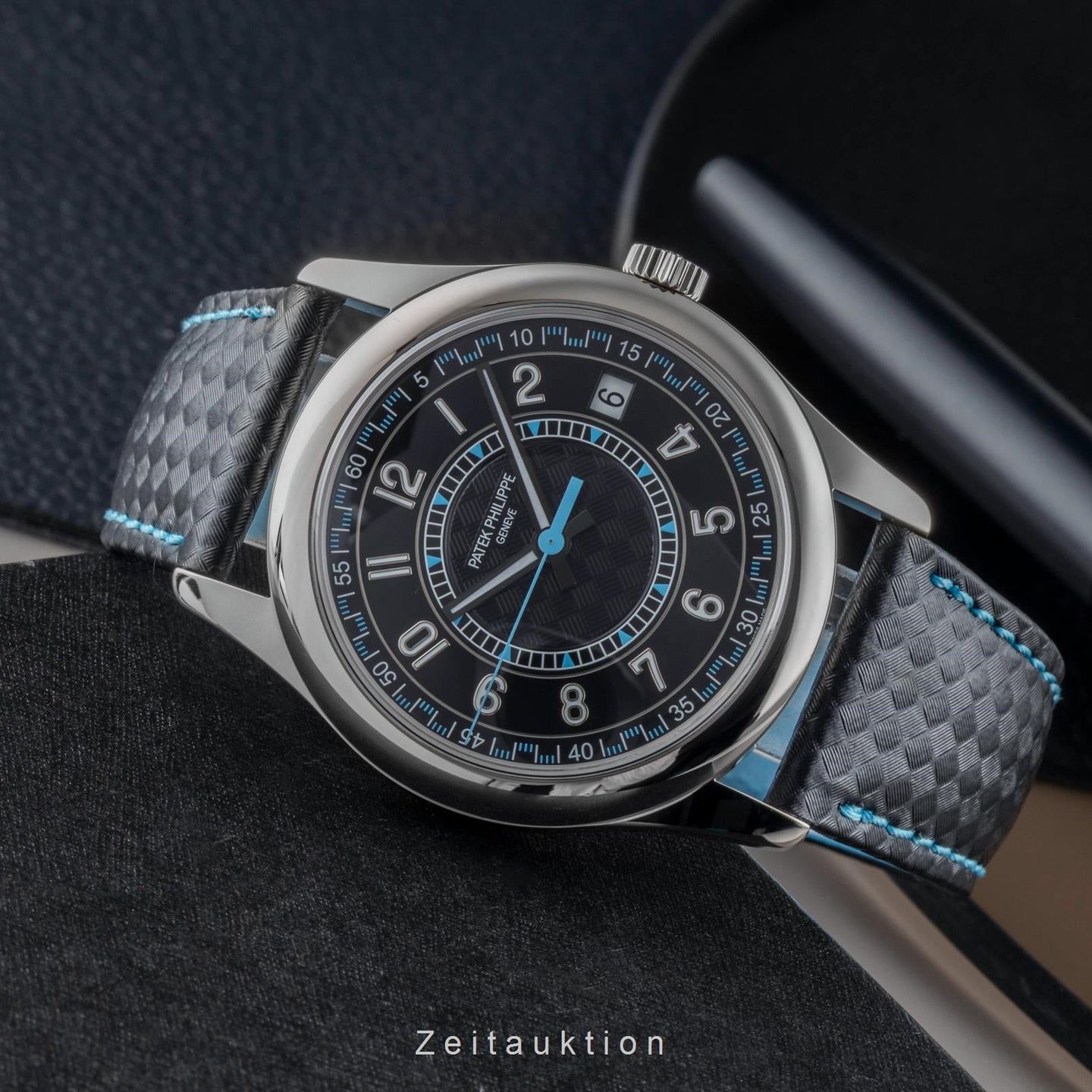 Patek Philippe Calatrava 6007G-011 (Unknown (random serial)) - Black dial 40 mm White Gold case (2/8)