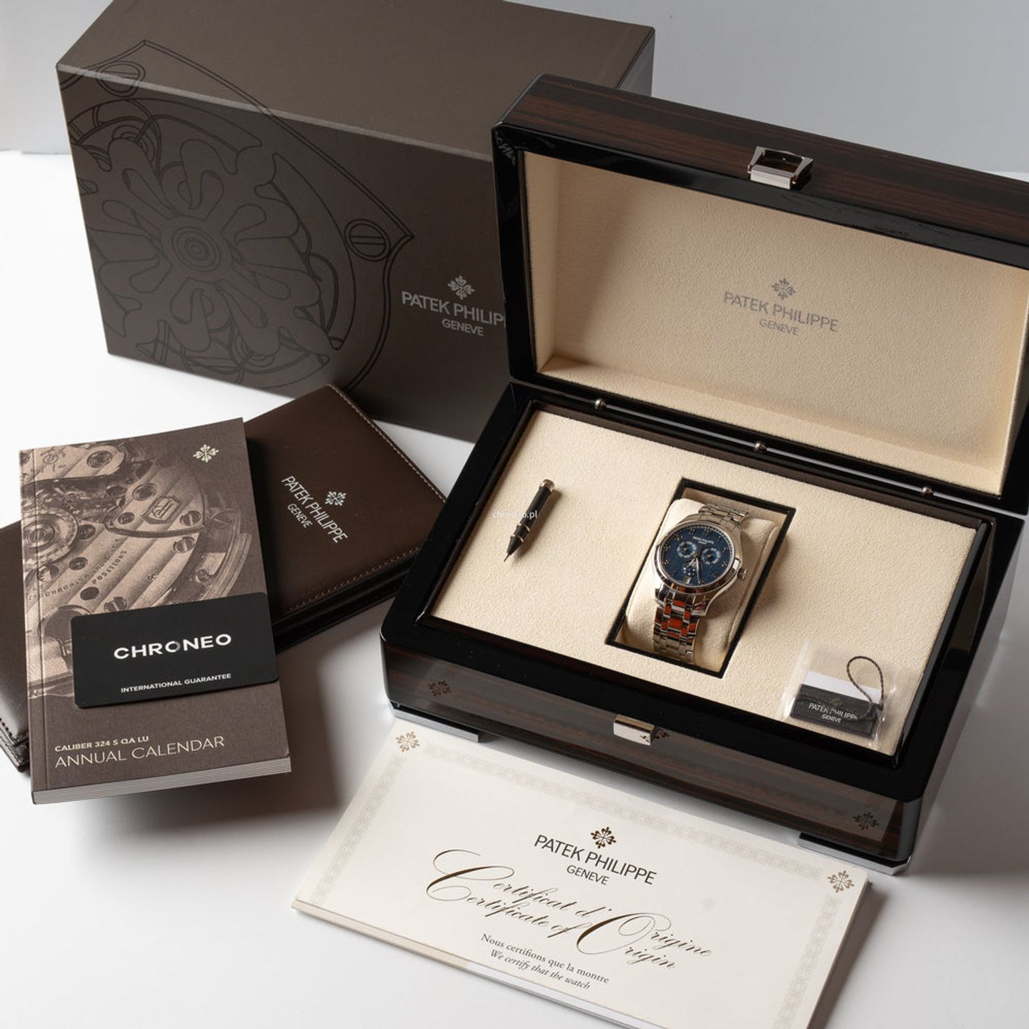 Patek Philippe Annual Calendar 4947/1A-001 (2022) - Blue dial 38 mm Steel case (8/8)