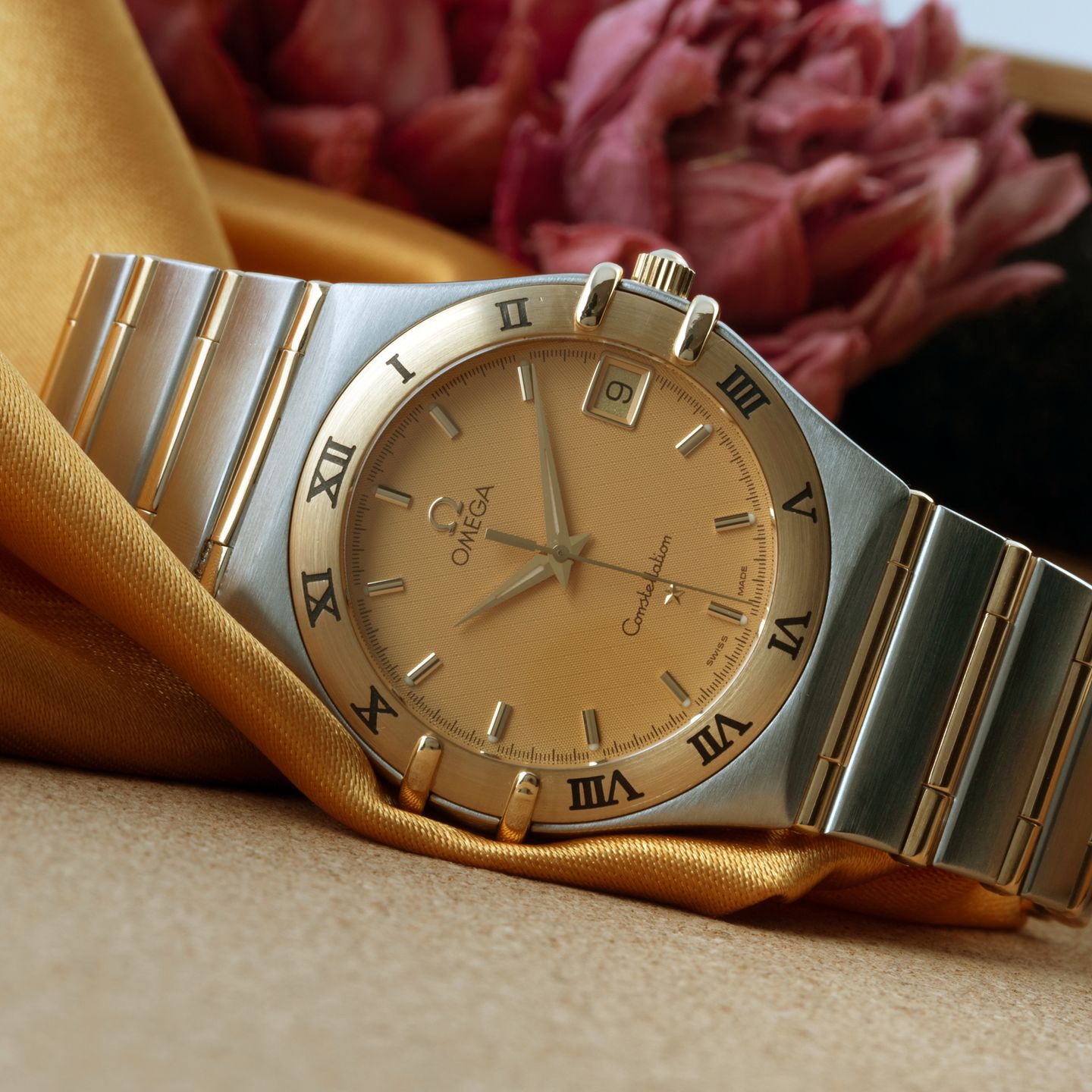 Omega Constellation 1212.10.00 (2000) - Champagne dial 34 mm Gold/Steel case (2/8)