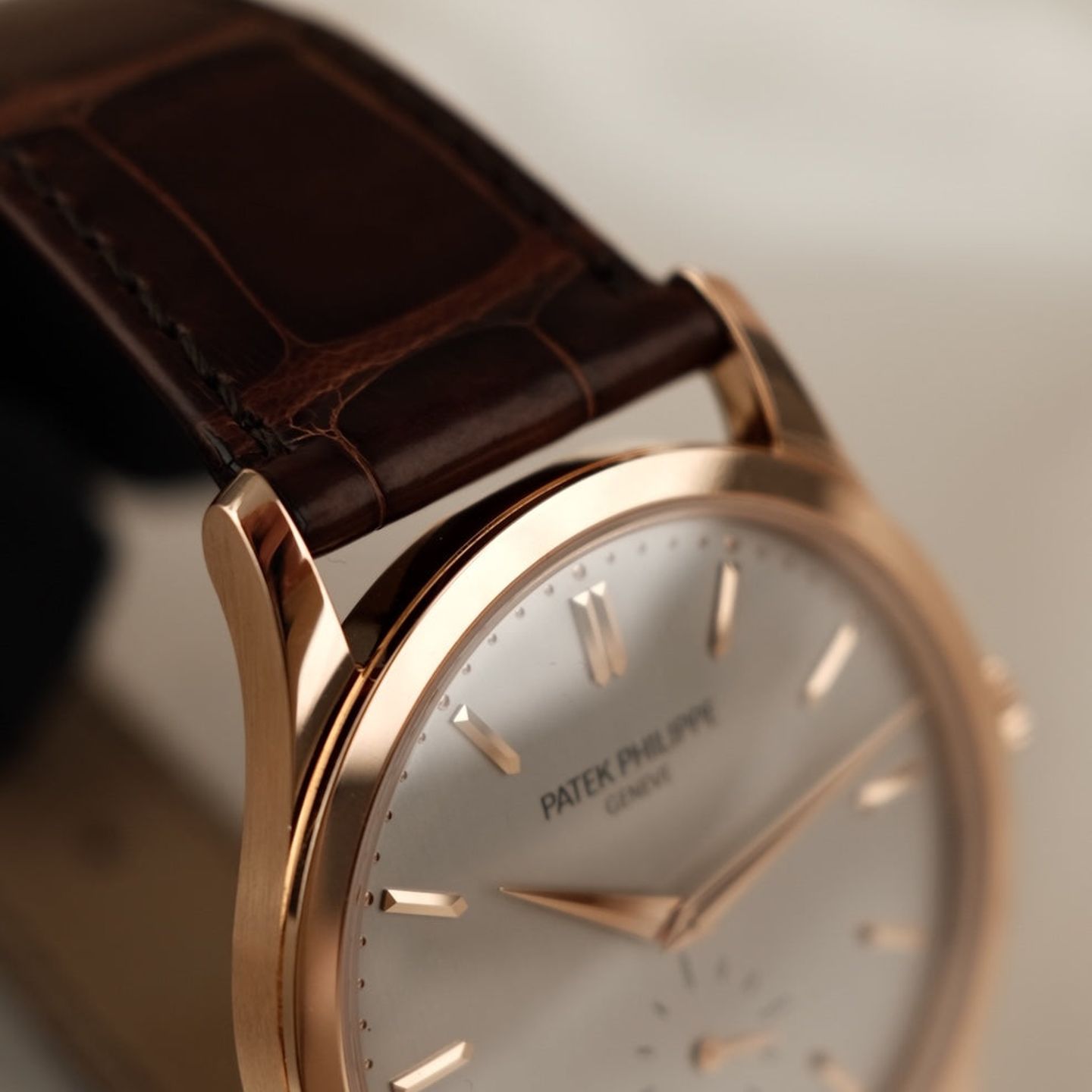 Patek Philippe Calatrava 5196R-001 (2020) - Zilver wijzerplaat 37mm Roségoud (5/8)