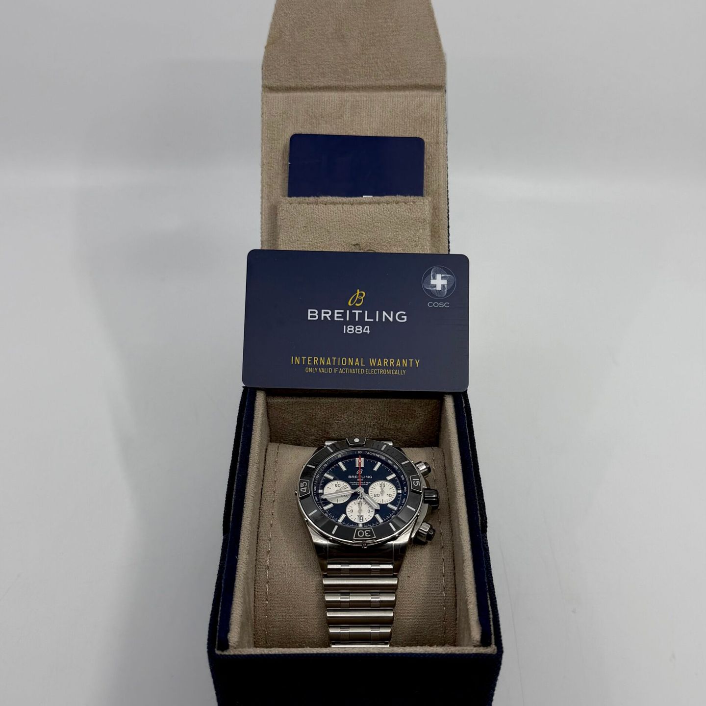 Breitling Chronomat AB0136251B1A1 (2026) - Black dial 44 mm Steel case (3/8)