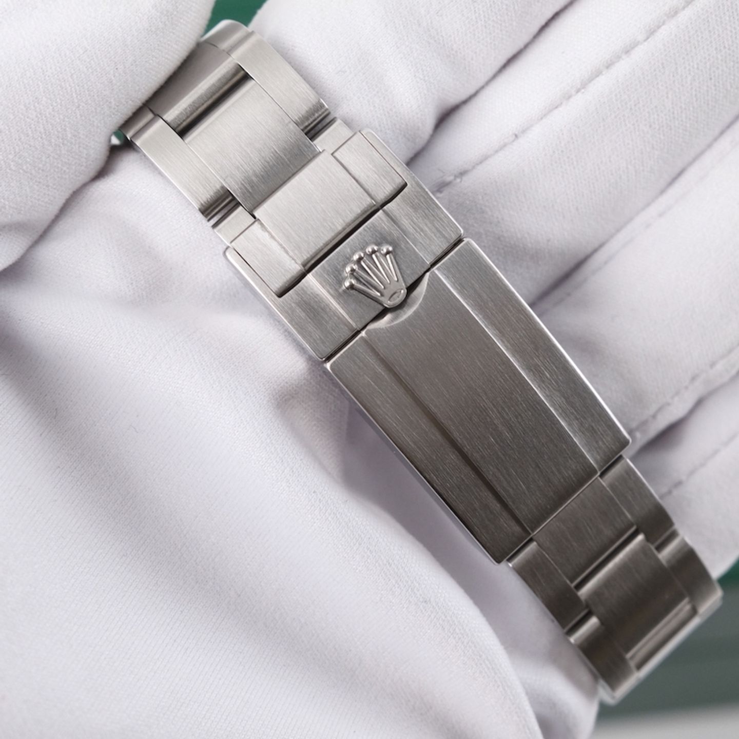 Rolex Explorer 124270 (2024) - Black dial 36 mm Steel case (7/8)