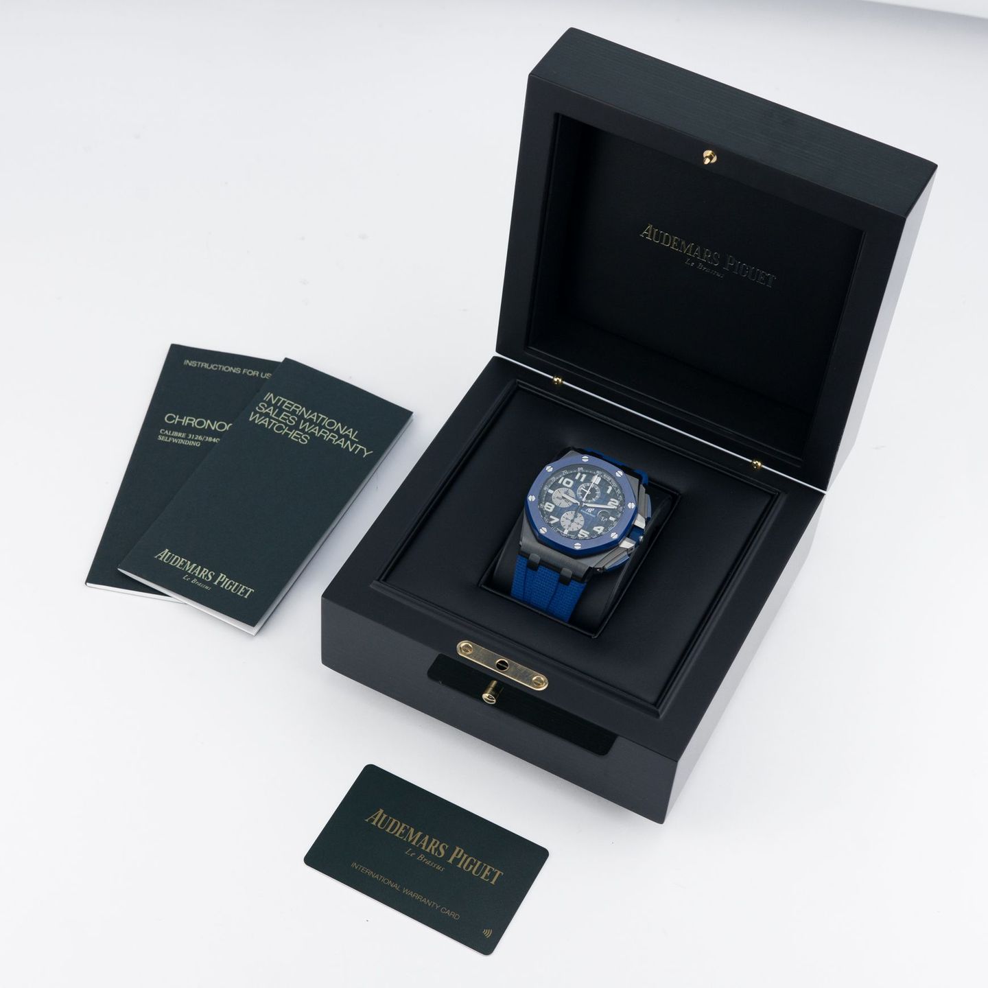 Audemars Piguet Royal Oak Offshore Chronograph 26405CE.OO.A030CA.01 (2023) - Blauw wijzerplaat 44mm Keramiek (2/7)