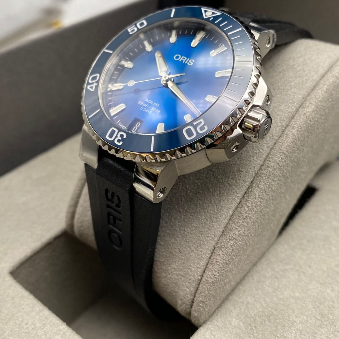 Oris Aquis Date 01 400 7769 4135-07 4 22 74FC - (5/8)