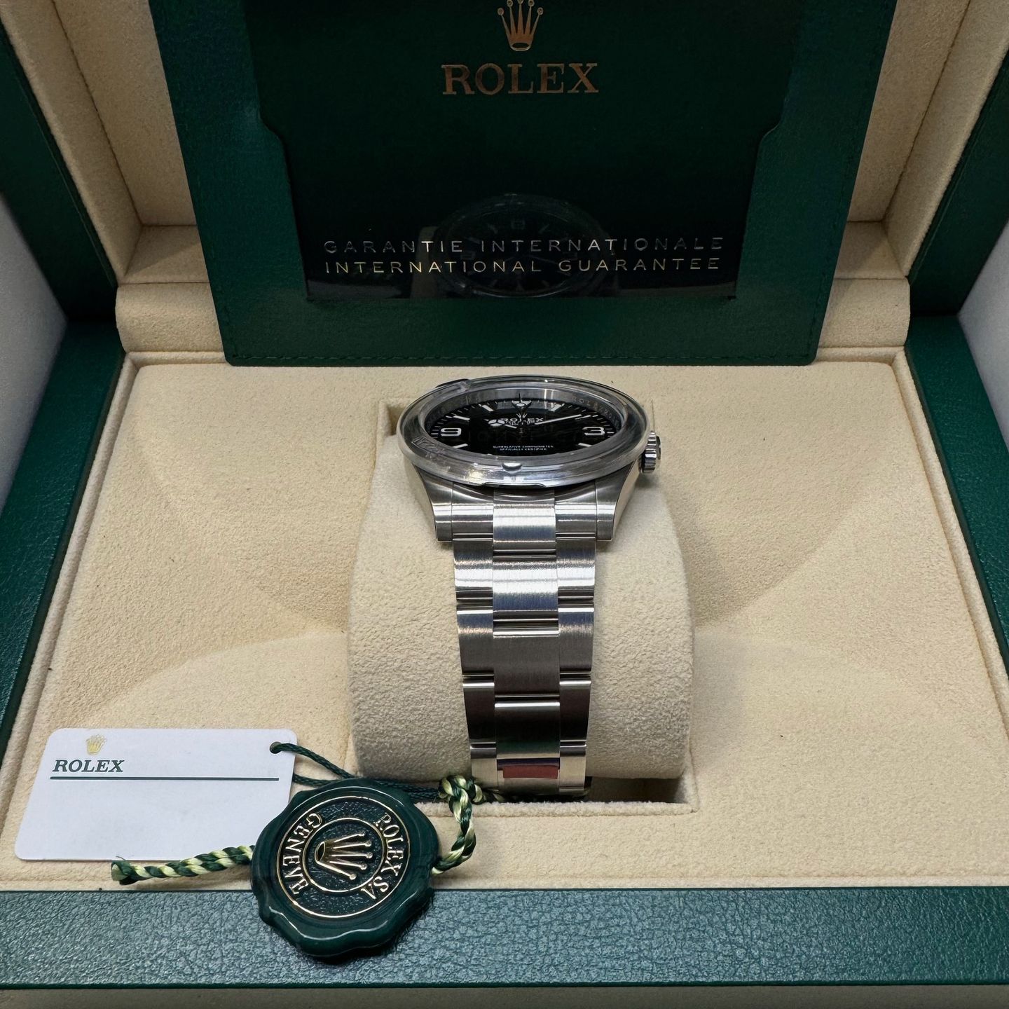 Rolex Explorer 224270 (2024) - Black dial 40 mm Steel case (5/6)