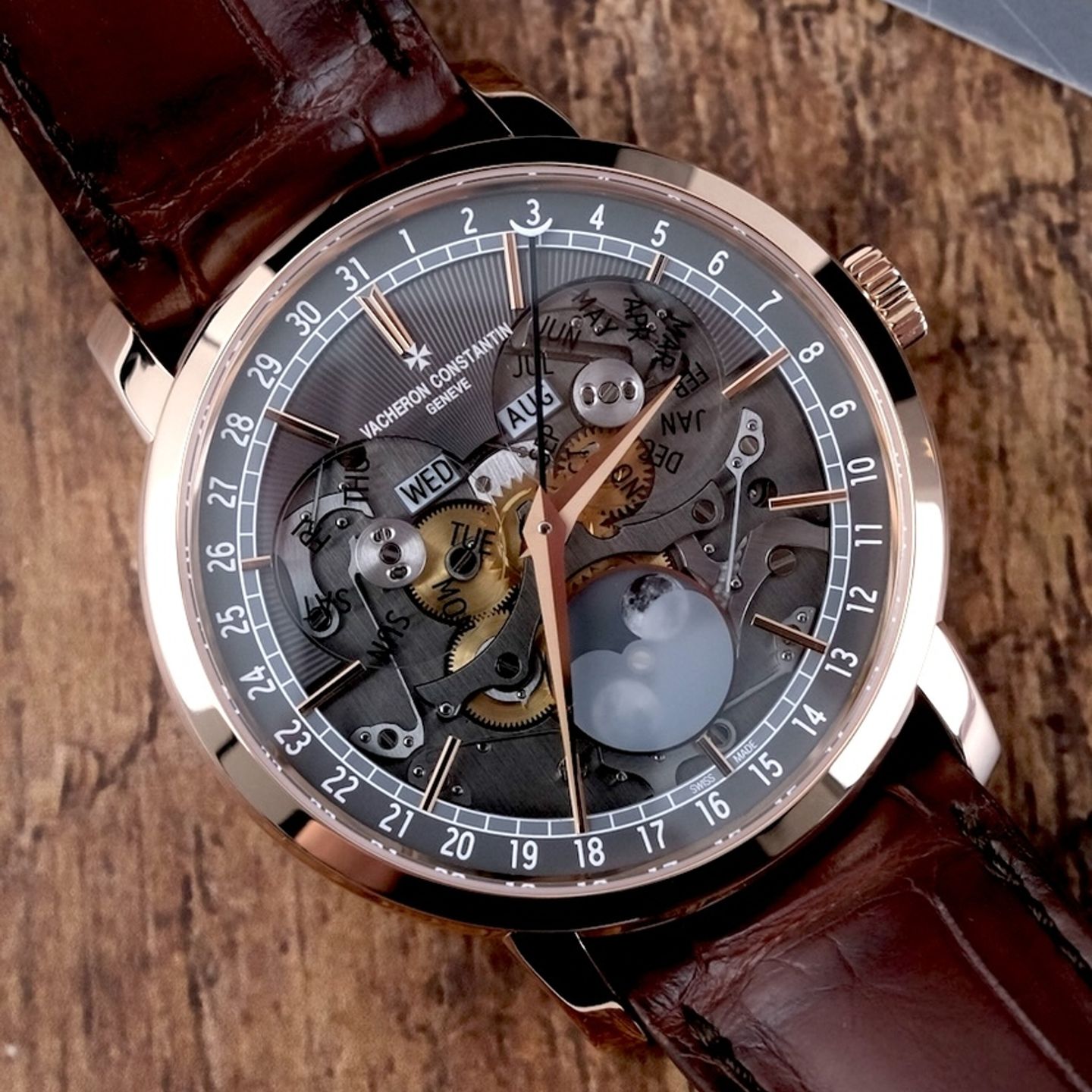 Vacheron Constantin Traditionnelle 4020T/000G-B655 (2022) - Transparent dial 41 mm White Gold case (1/8)