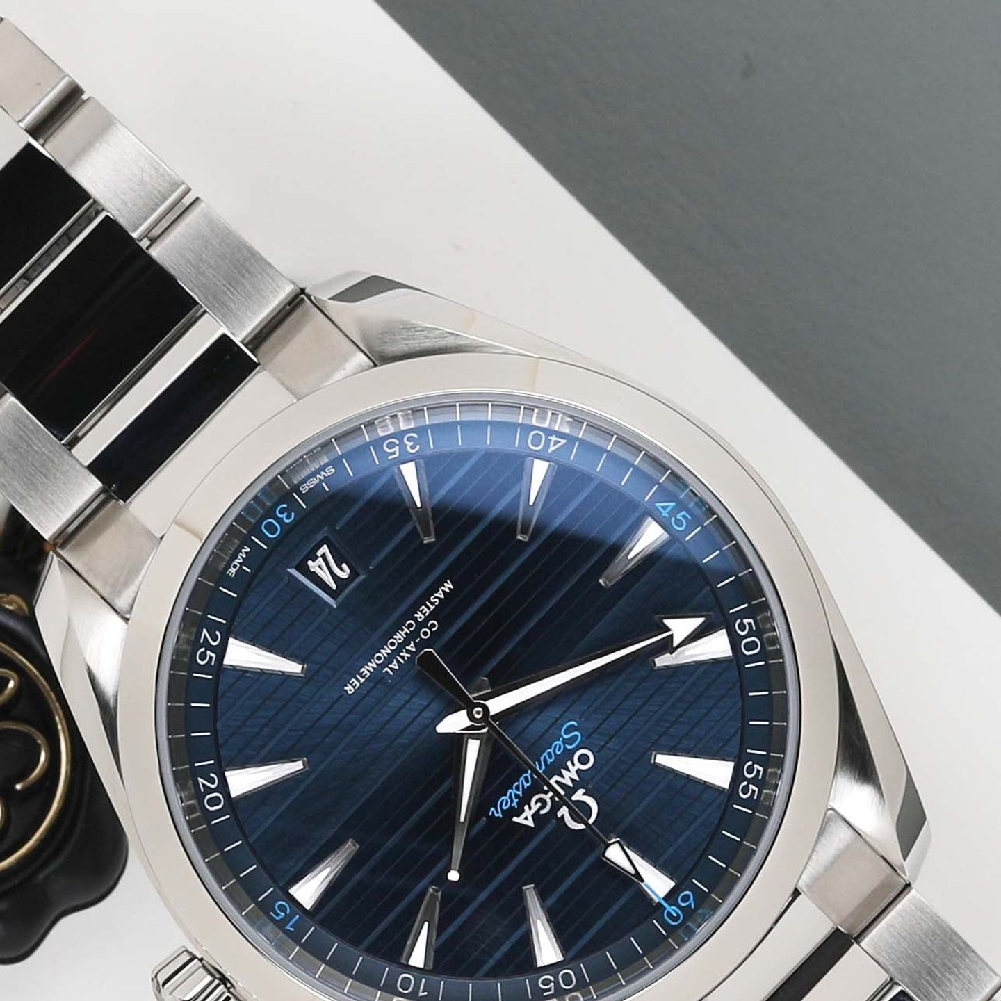 Omega Seamaster Aqua Terra 220.10.41.21.03.001 (2018) - Blue dial 41 mm Steel case (4/8)