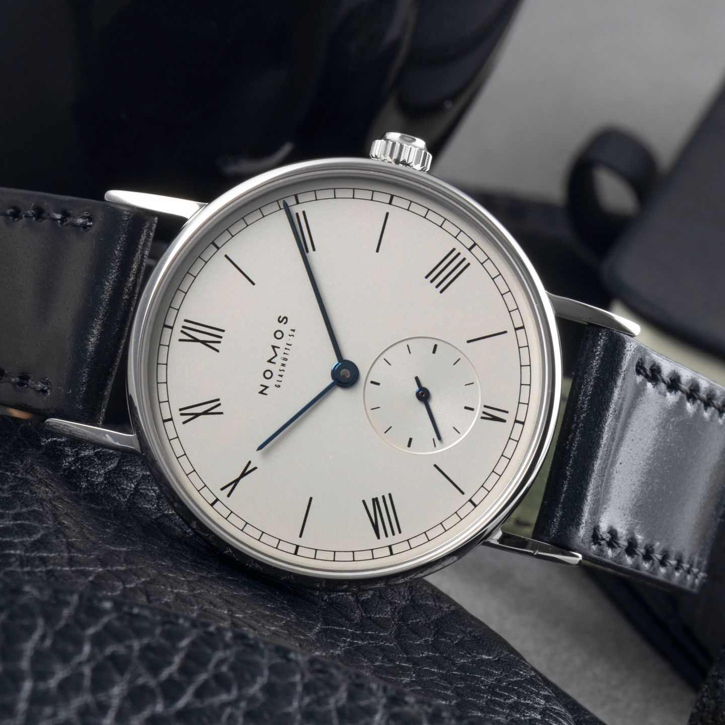 NOMOS Ludwig 205 (2014) - White dial 35 mm Steel case (2/8)