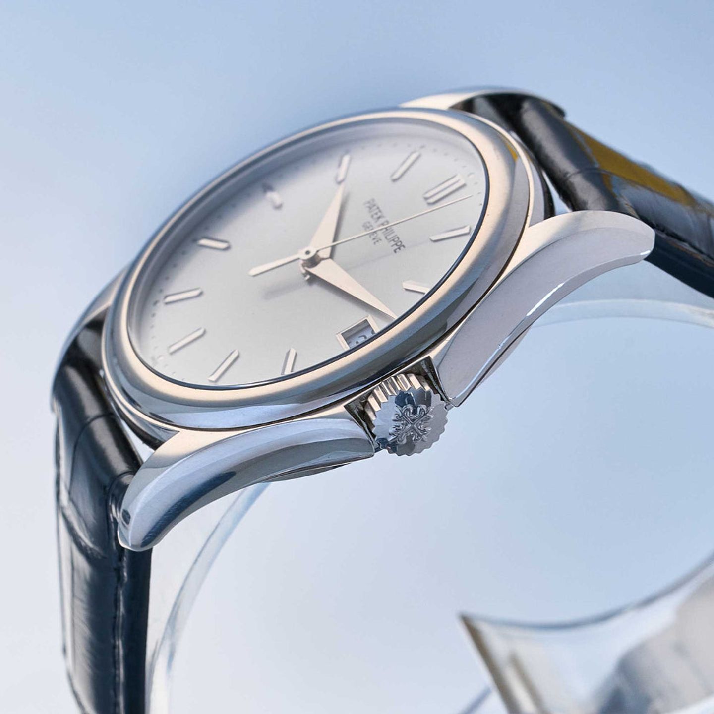 Patek Philippe Calatrava 5127G-001 (2012) - Silver dial 37 mm White Gold case (4/6)