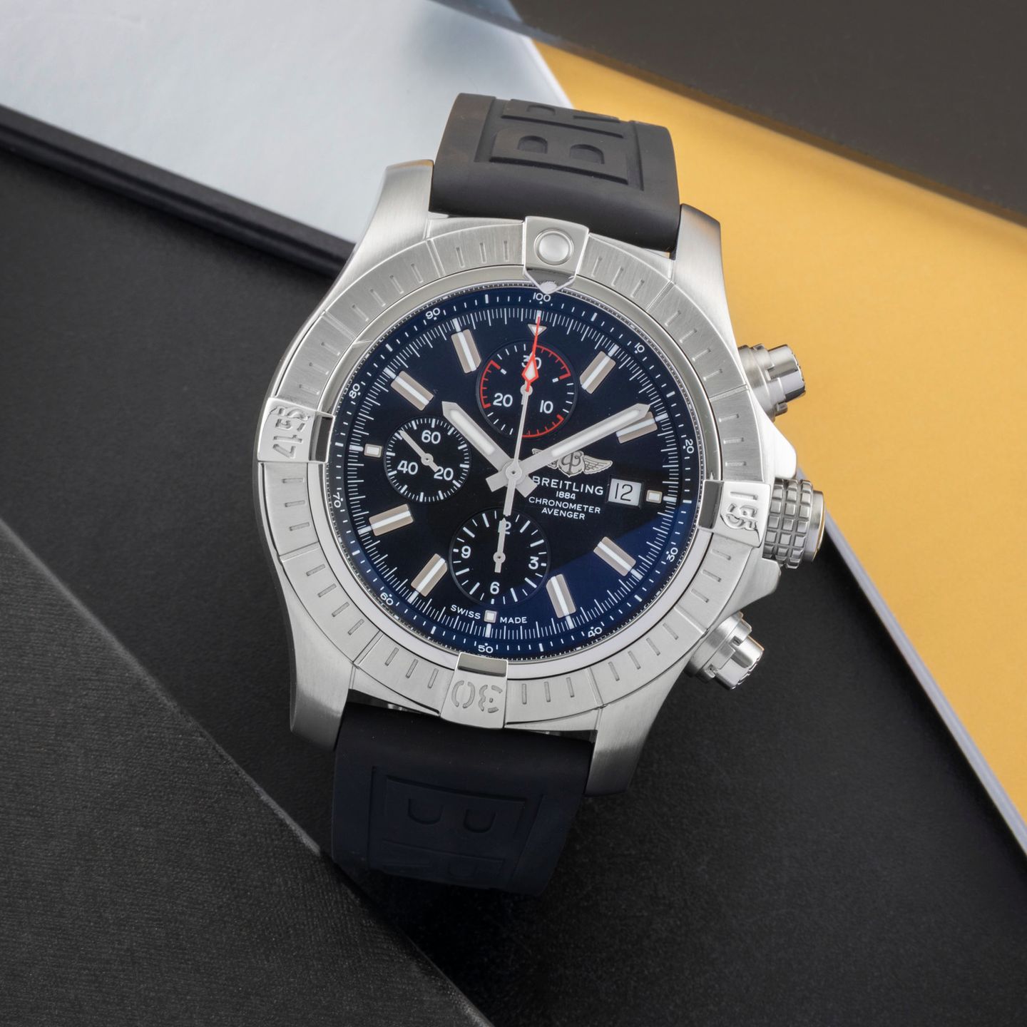 Breitling Super Avenger A13375 (Onbekend (willekeurig serienummer)) - Zwart wijzerplaat 48mm Staal (1/8)