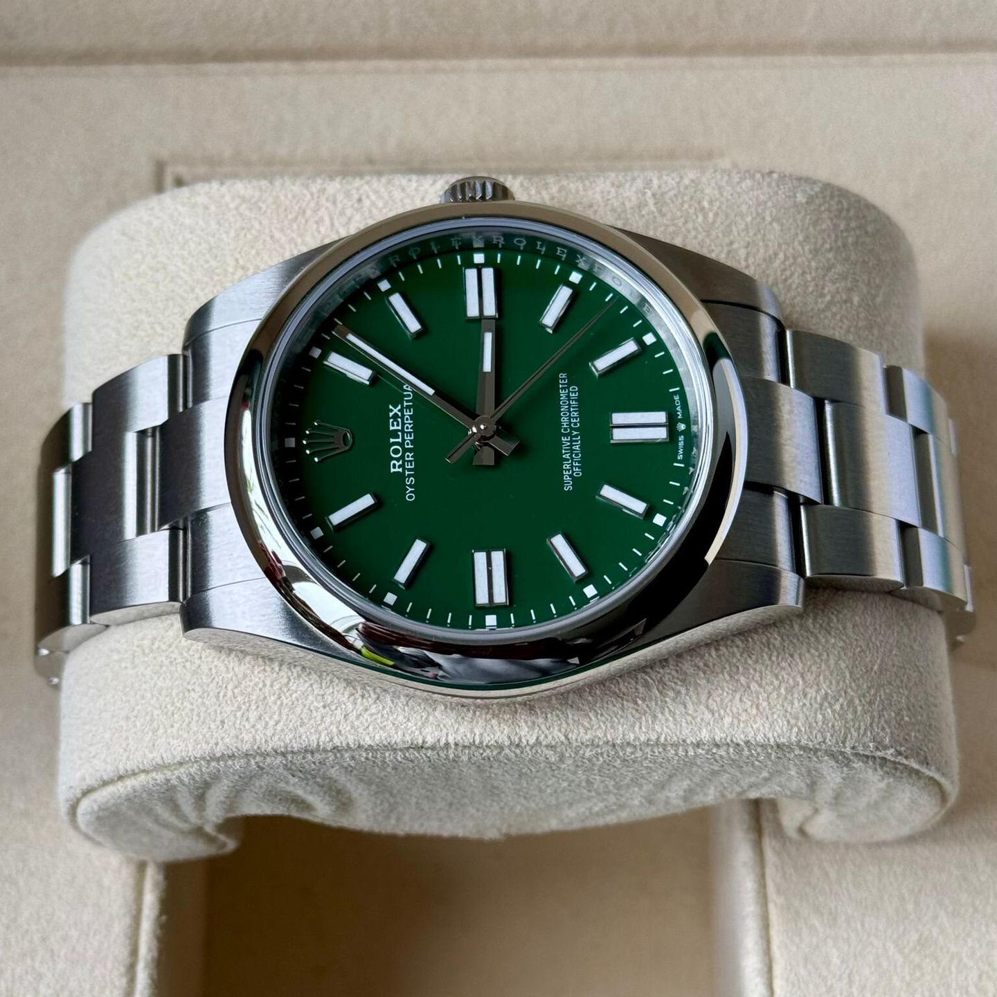 Rolex Oyster Perpetual 41 124300 (2024) - Green dial 41 mm Steel case (5/7)