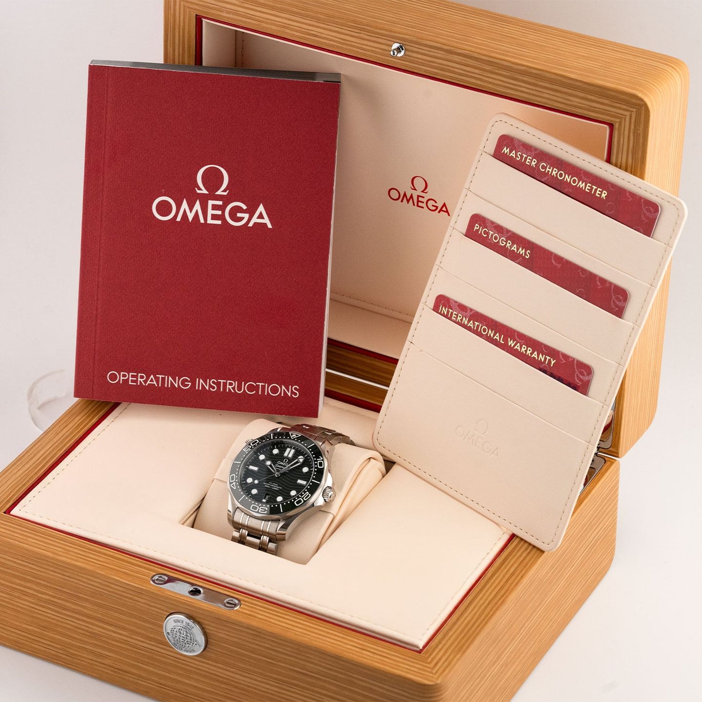 Omega Seamaster Diver 300 M 210.30.42.20.01.001 (2025) - Black dial 42 mm Steel case (6/6)