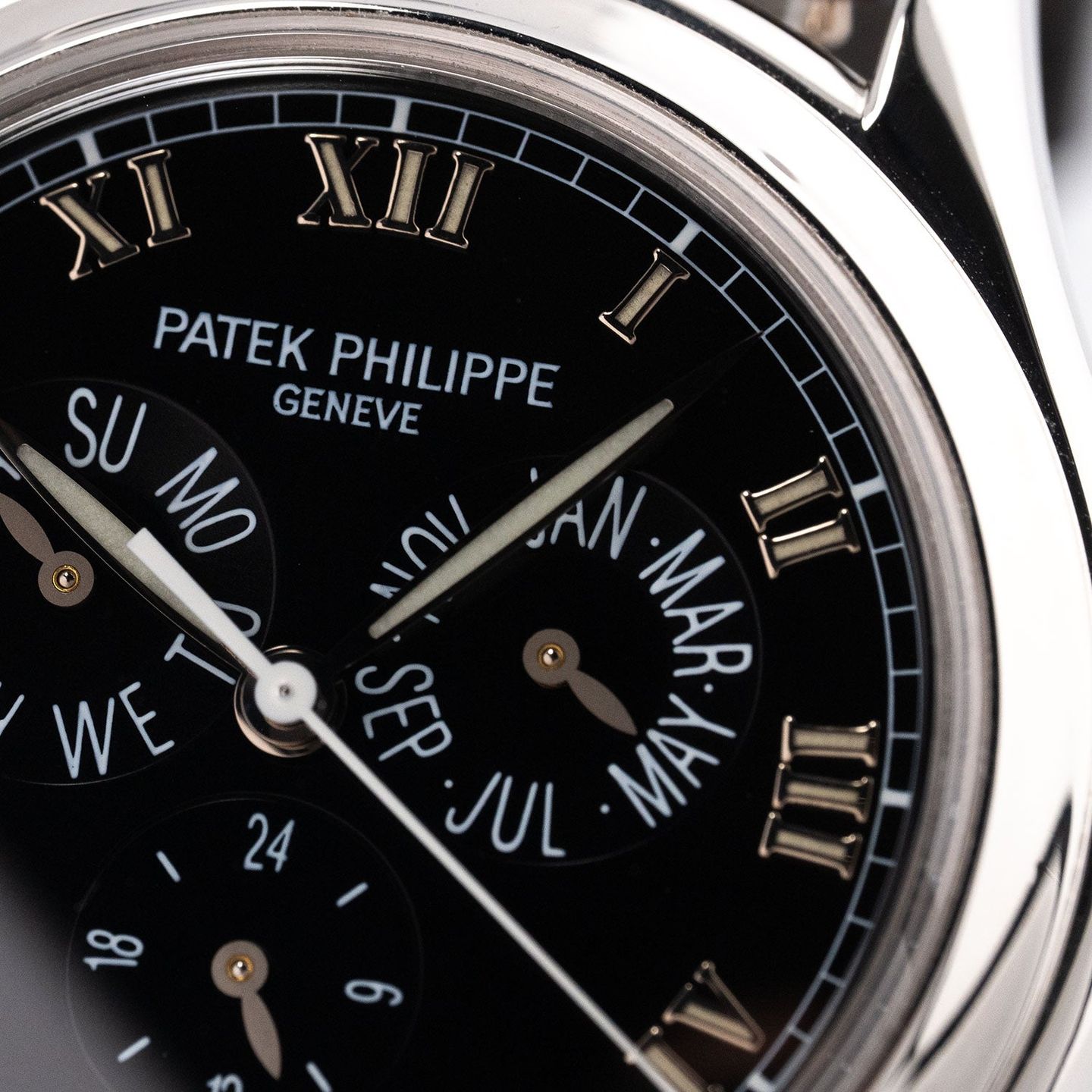 Patek Philippe Annual Calendar 5035P-001 - (3/8)