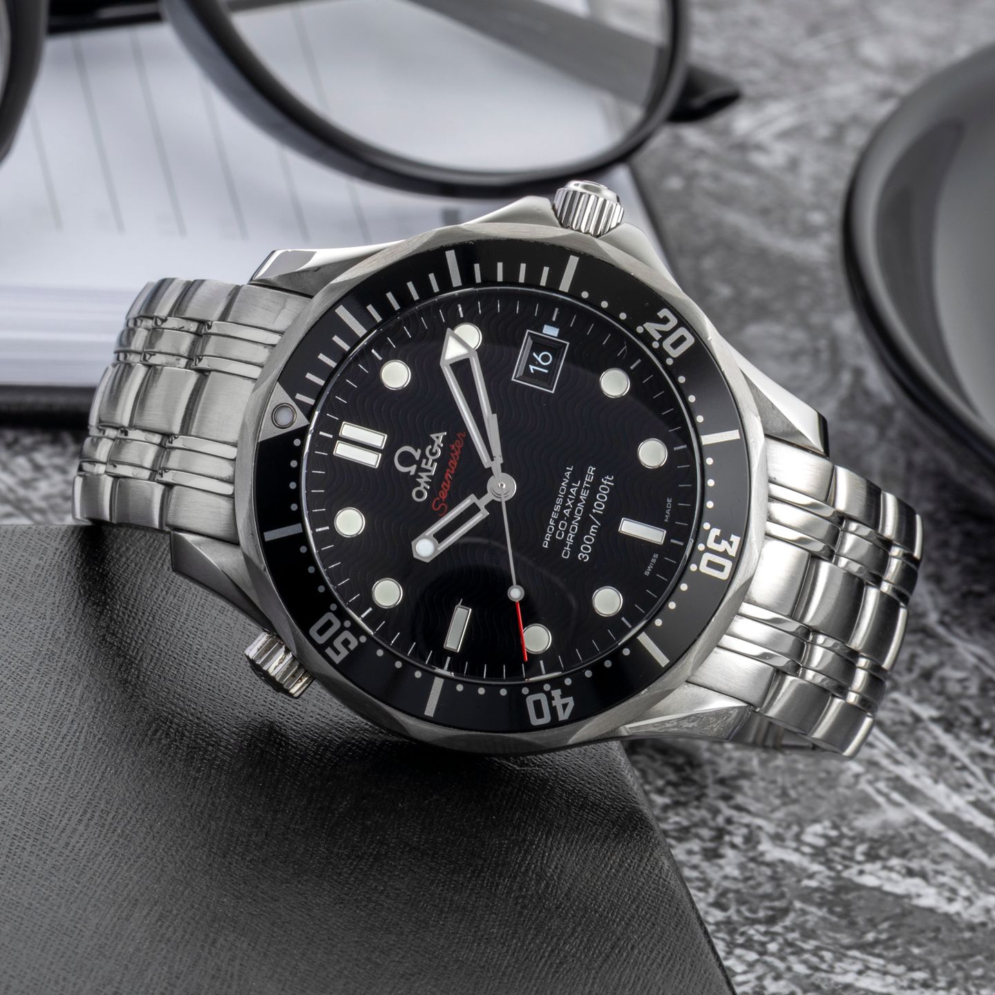 Omega Seamaster Diver 300 M 212.30.41.20.01.002 (2008) - Black dial 41 mm Steel case (2/8)