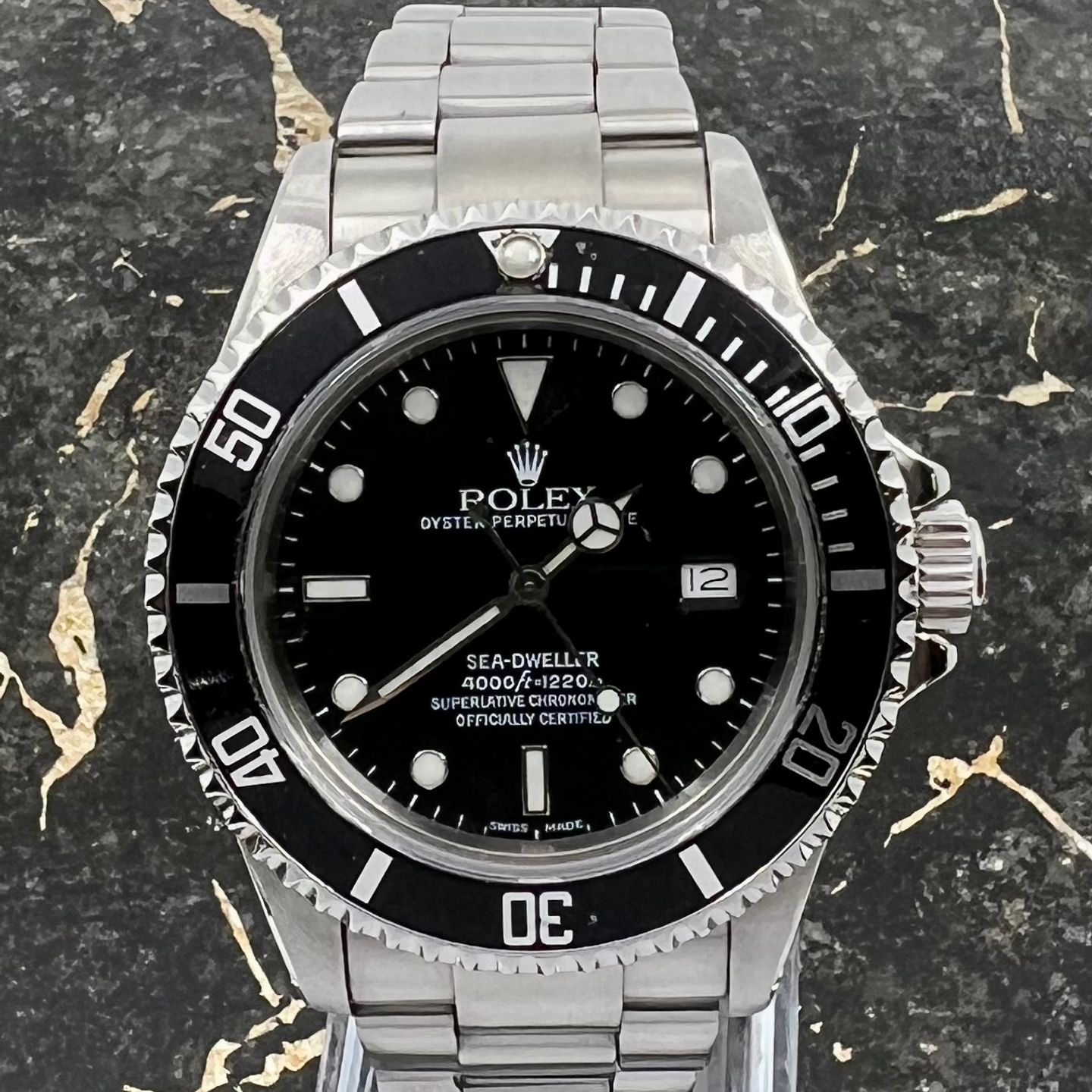 Rolex Sea-Dweller 16660 (1987) - Black dial 40 mm Steel case (2/8)