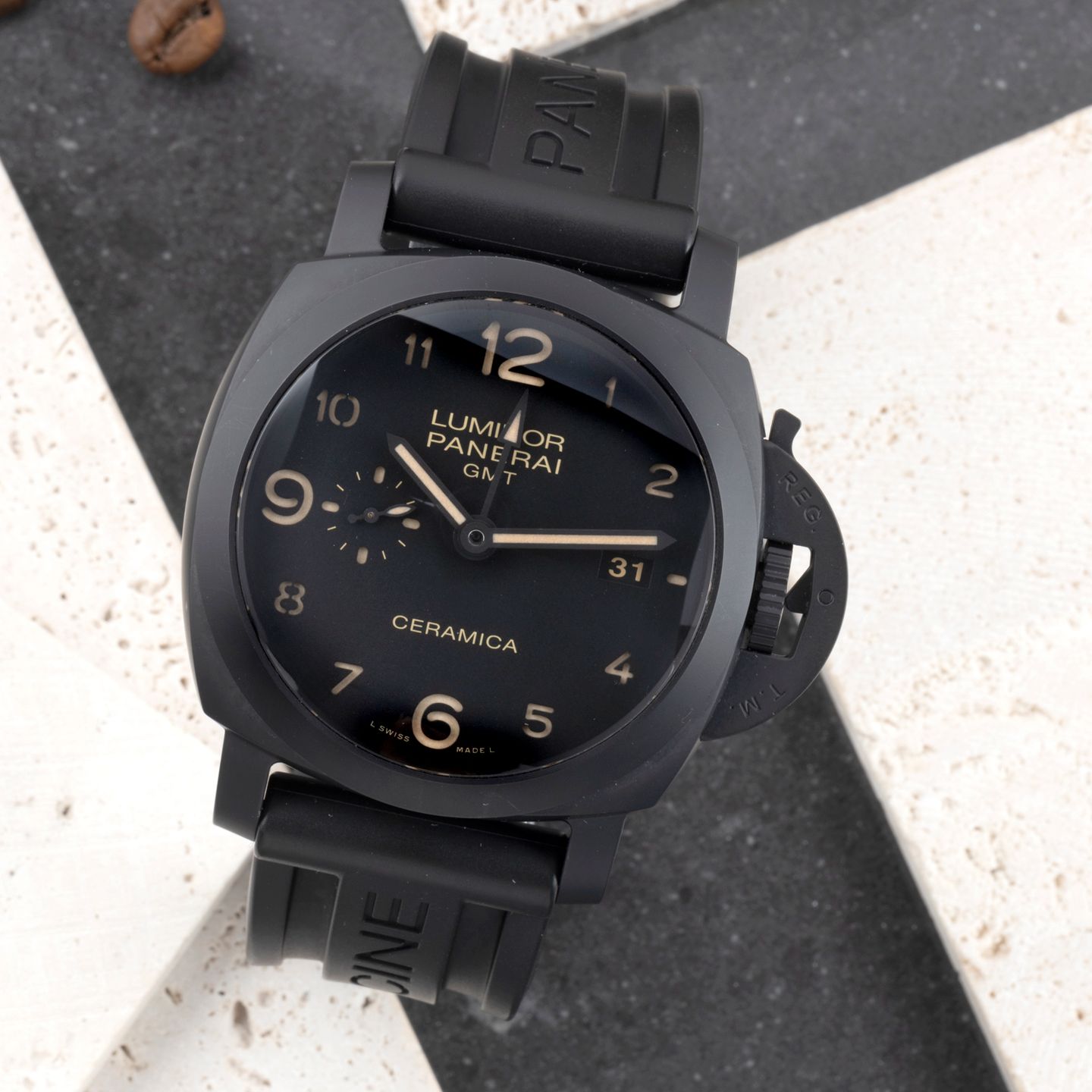 Panerai Luminor 1950 3 Days GMT Automatic PAM00441 (Unknown (random serial)) - Black dial 44 mm Ceramic case (1/8)