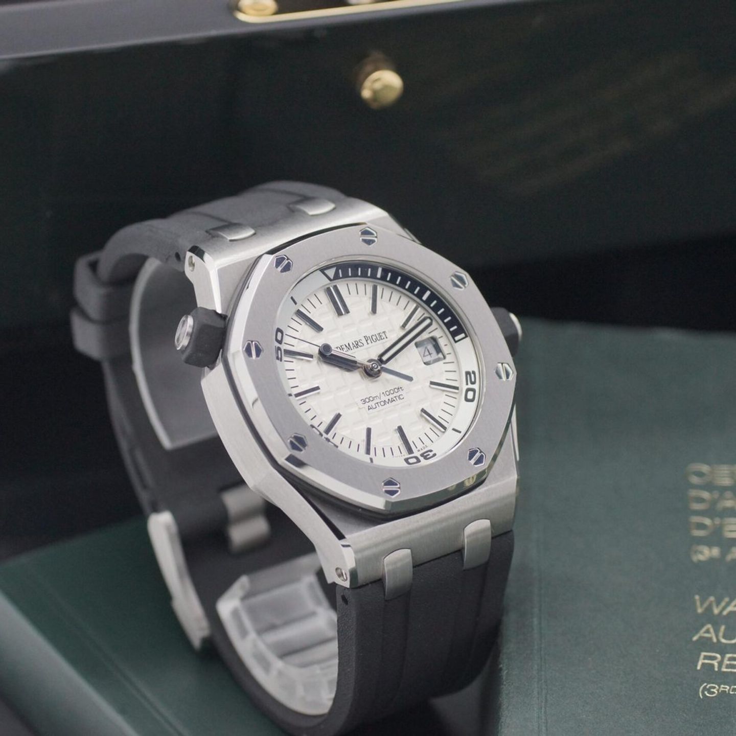 Audemars Piguet Royal Oak Offshore Diver 15710ST - (1/8)