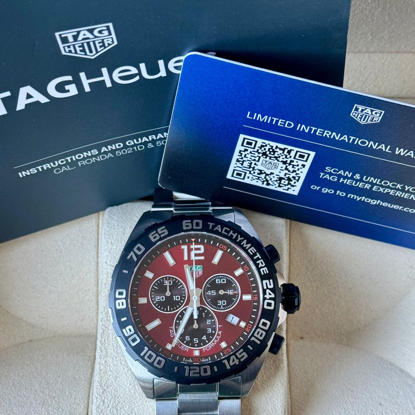 TAG Heuer Formula 1 Quartz CAZ101AN.BA0842 (2024) - Rood wijzerplaat 43mm Staal (7/7)