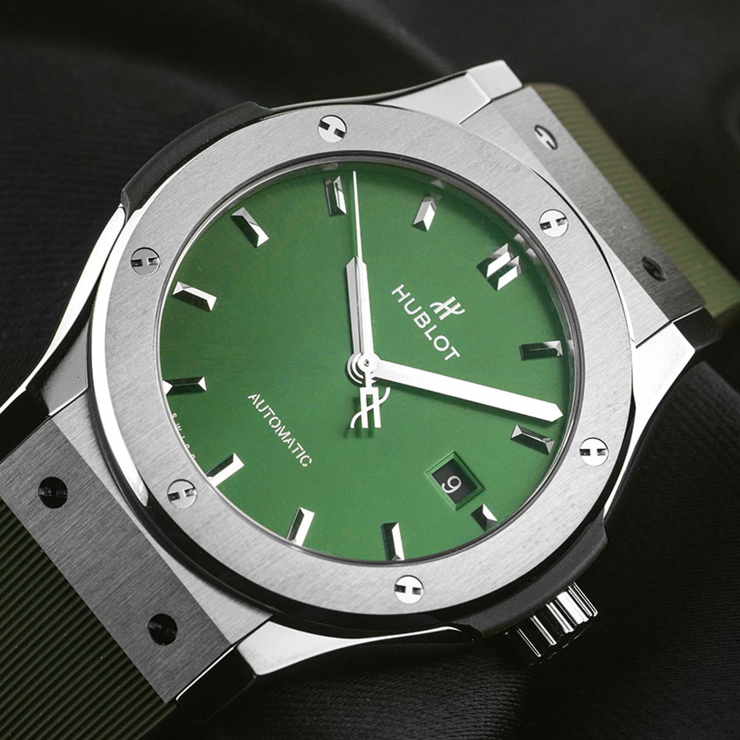Hublot Classic Fusion 511.NX.8970.RX (2025) - Green dial 45 mm Titanium case (3/7)