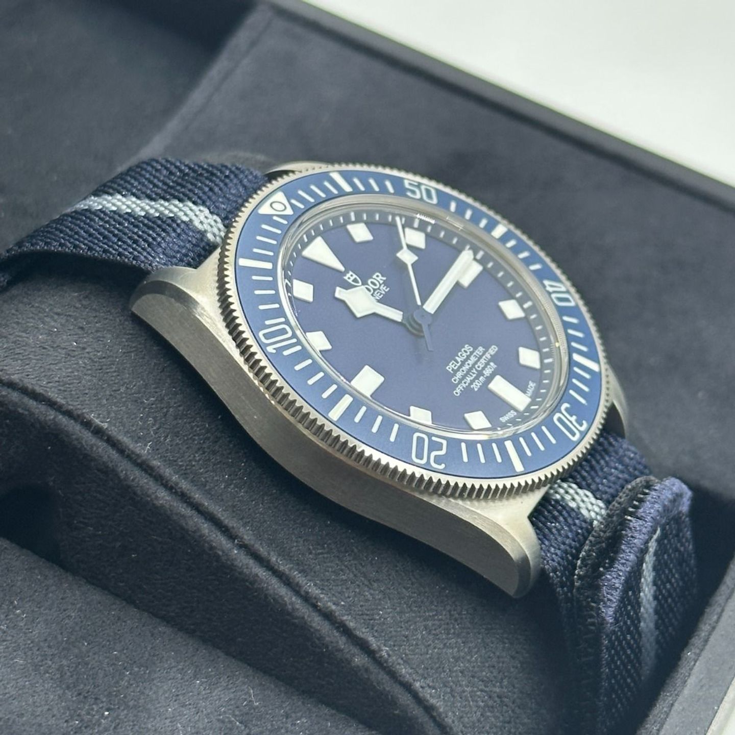 Tudor Pelagos 25707B/24-0001 (2024) - Blue dial 42 mm Titanium case (7/8)