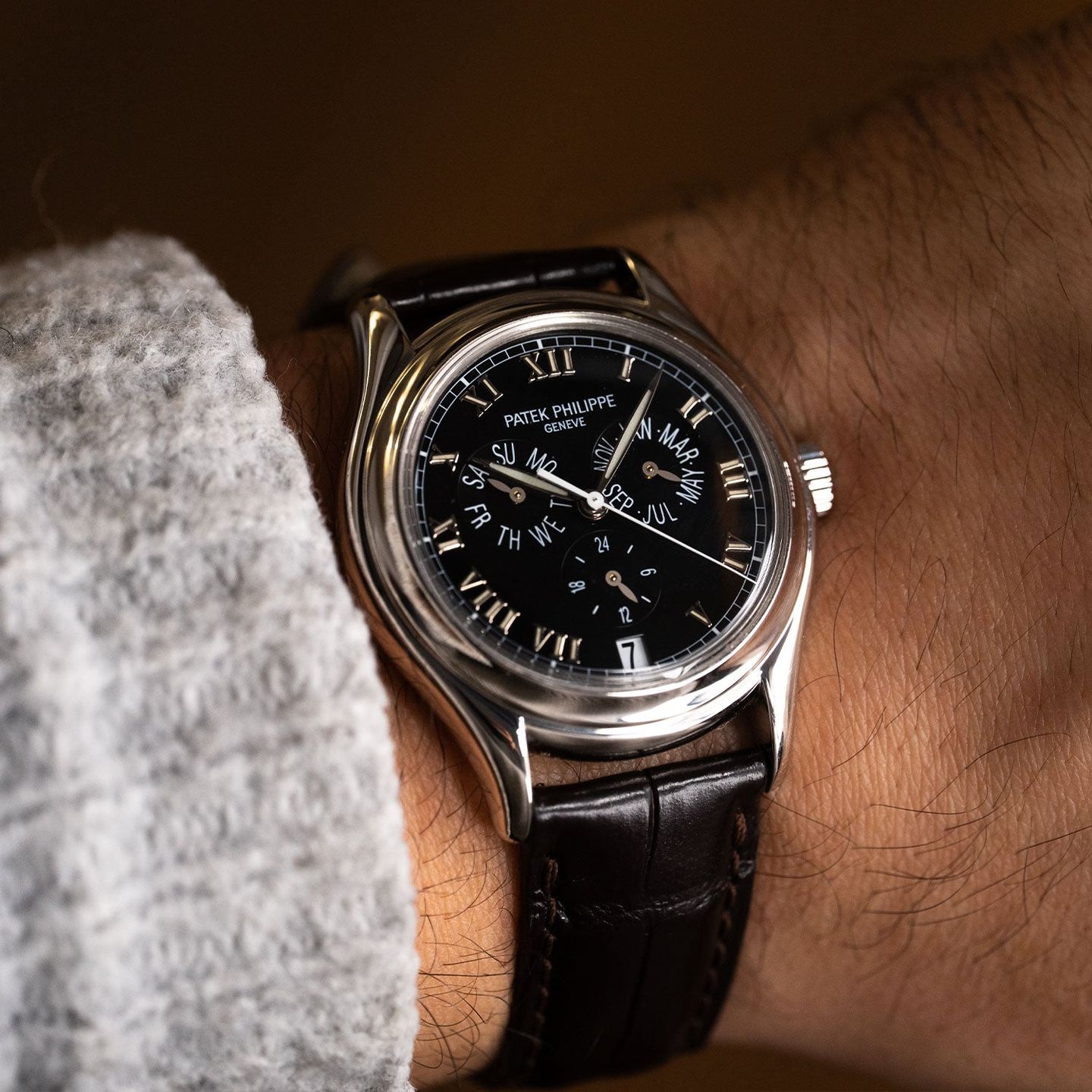 Patek Philippe Annual Calendar 5035P-001 - (7/8)