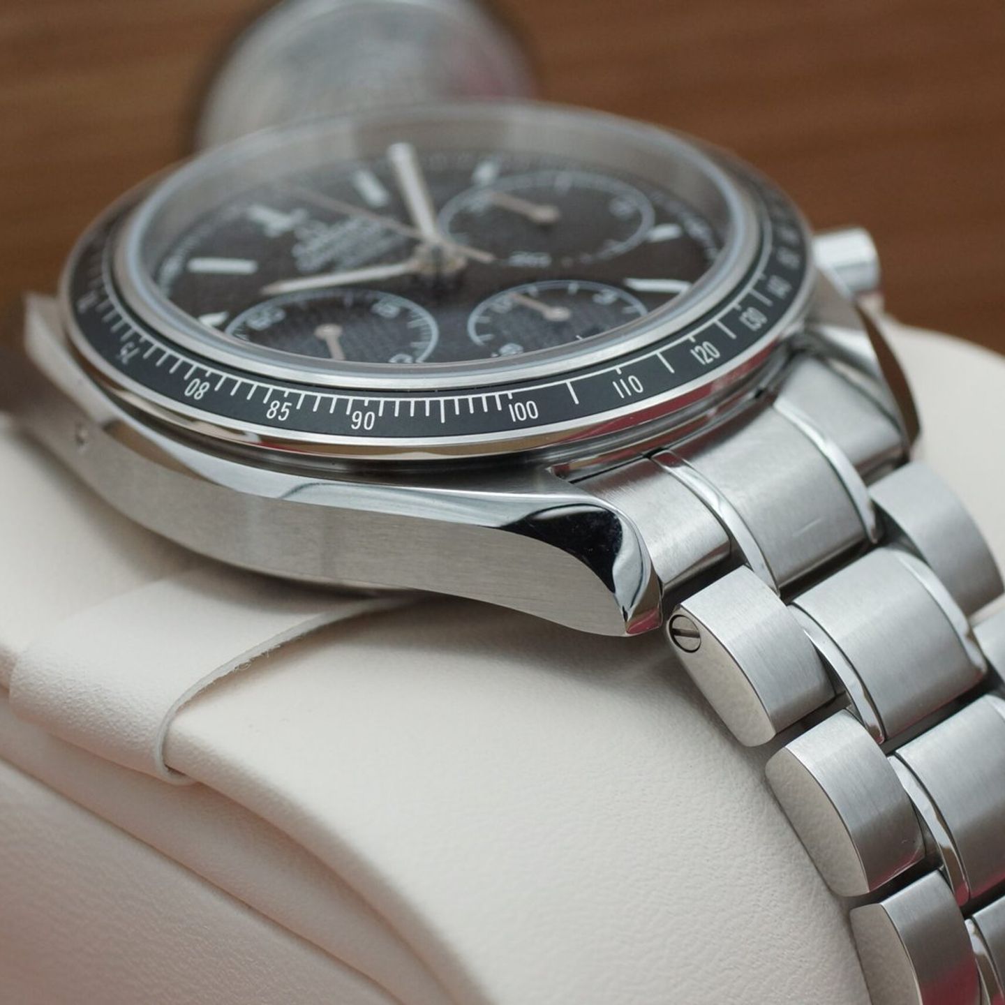 Omega Speedmaster Racing 326.30.40.50.01.001 (2025) - Zwart wijzerplaat 40mm Staal (6/8)