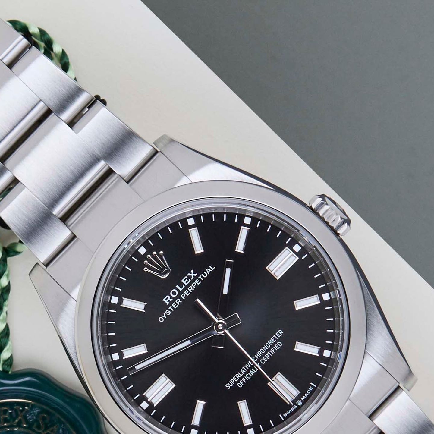 Rolex Oyster Perpetual 36 126000 (2024) - Black dial 36 mm Steel case (3/8)