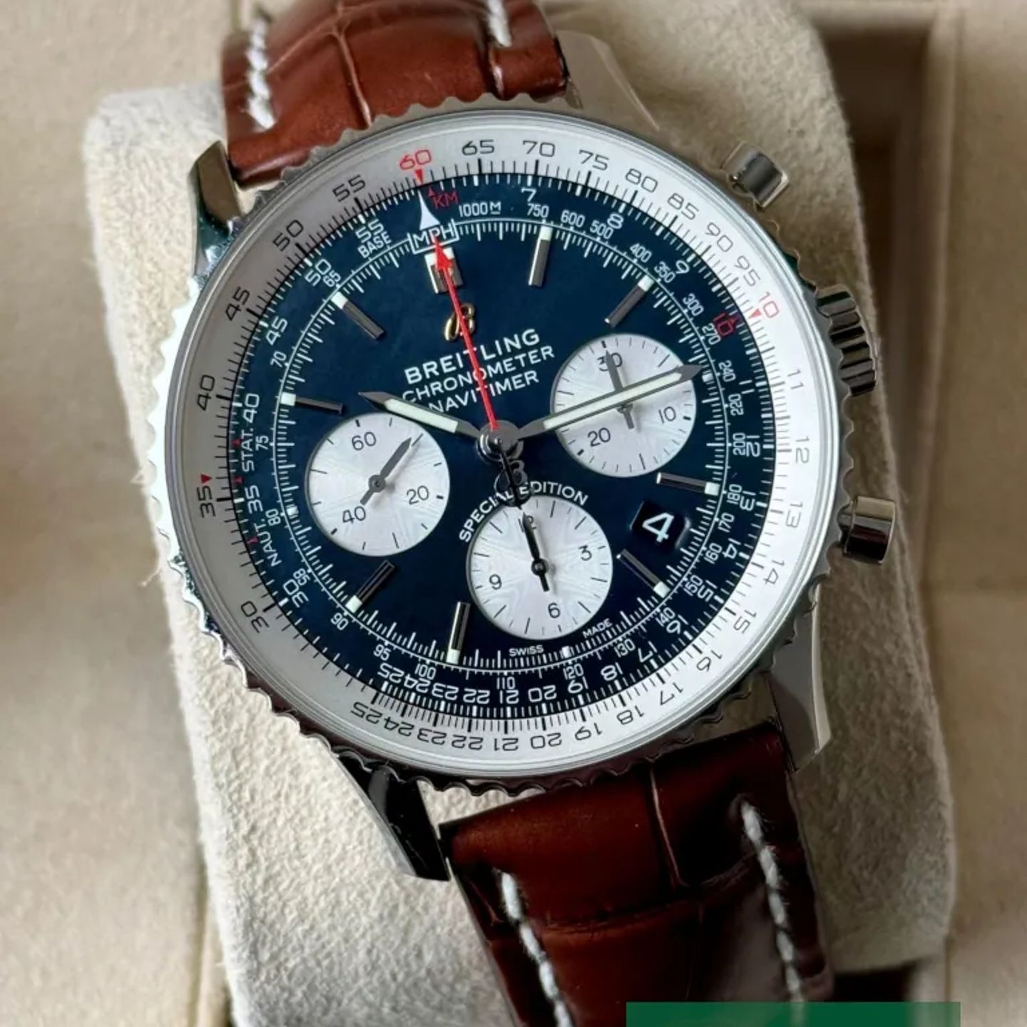Breitling Navitimer 1 B01 Chronograph AB0121211B3A1 - (1/8)