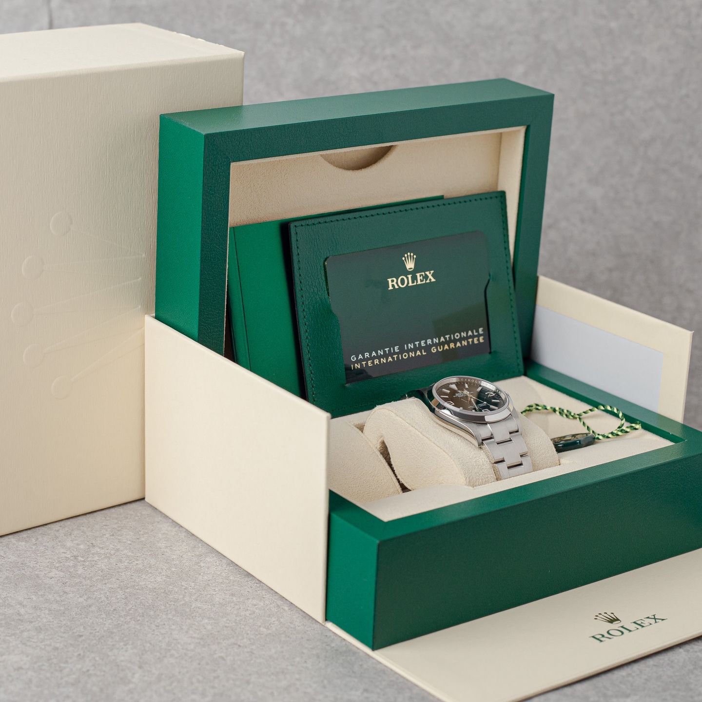 Rolex Explorer 124270 (2022) - Black dial 36 mm Steel case (3/8)