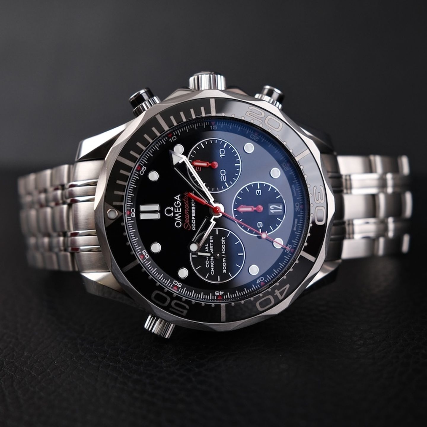 Omega Seamaster Diver 300 M 212.30.44.50.01.001 (2014) - Black dial 44 mm Steel case (2/8)