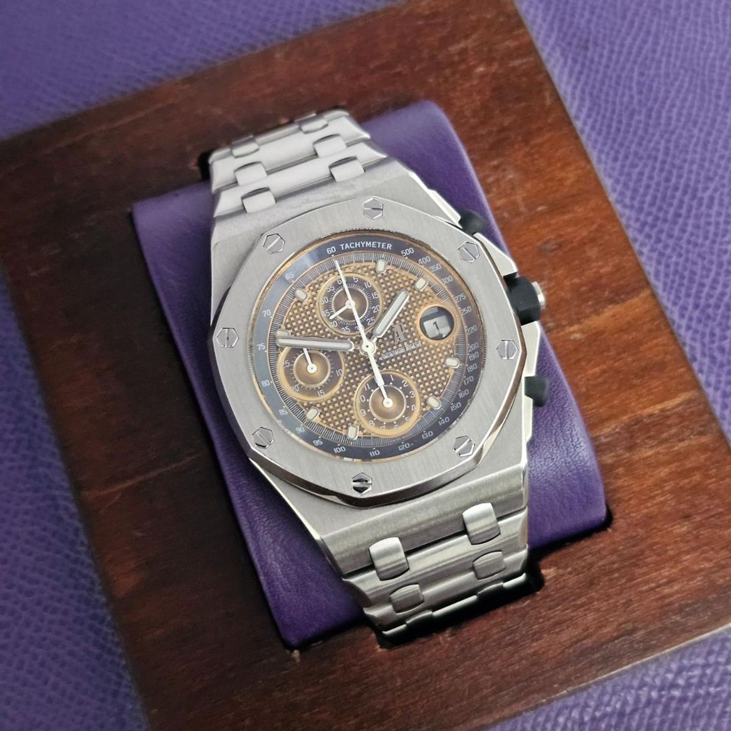 Audemars Piguet Royal Oak Offshore Chronograph 25721ST.OO.1000ST.01 (Unknown (random serial)) - Beige dial 42 mm Steel case (1/4)