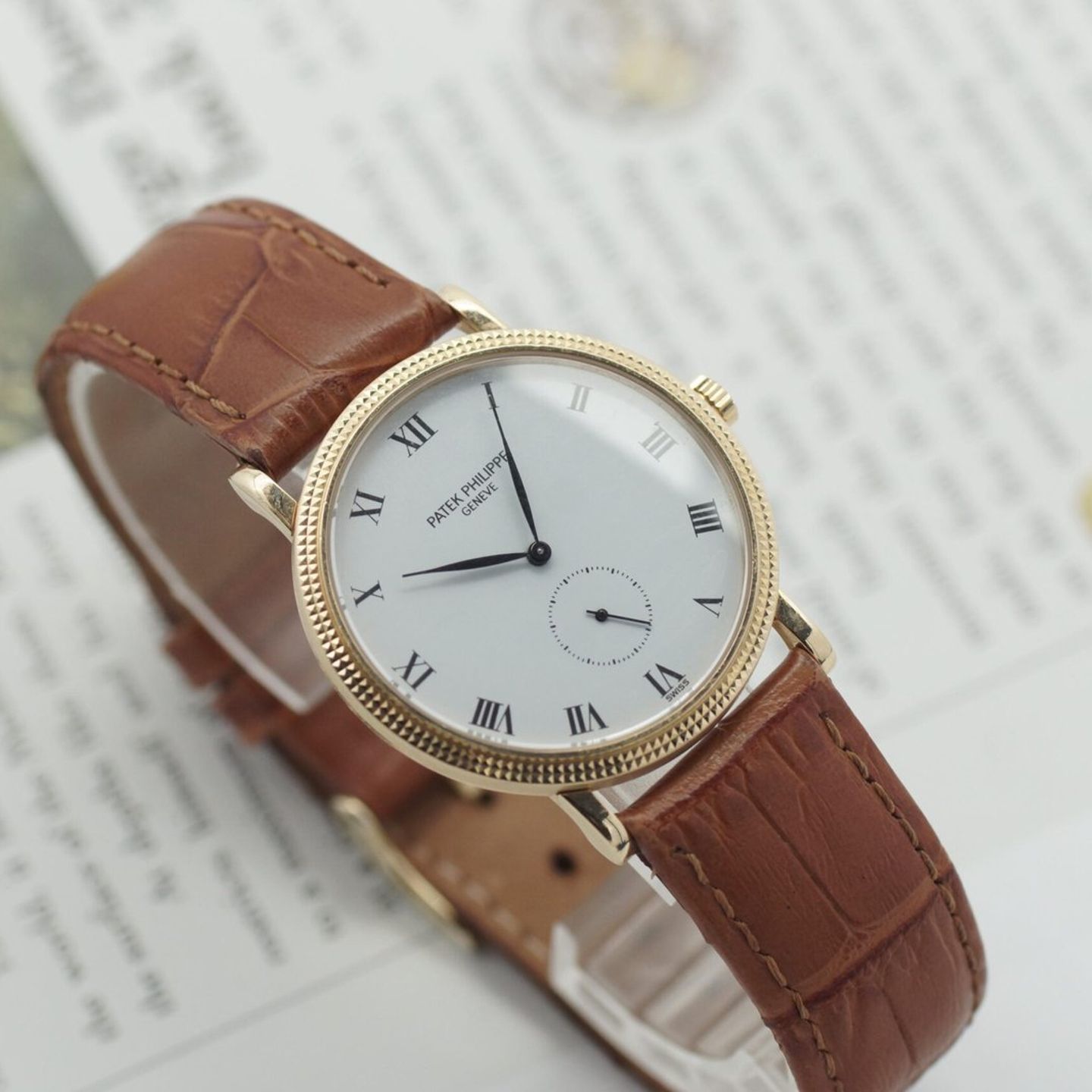 Patek Philippe Calatrava 3919J (2000) - White dial 34 mm Yellow Gold case (1/8)