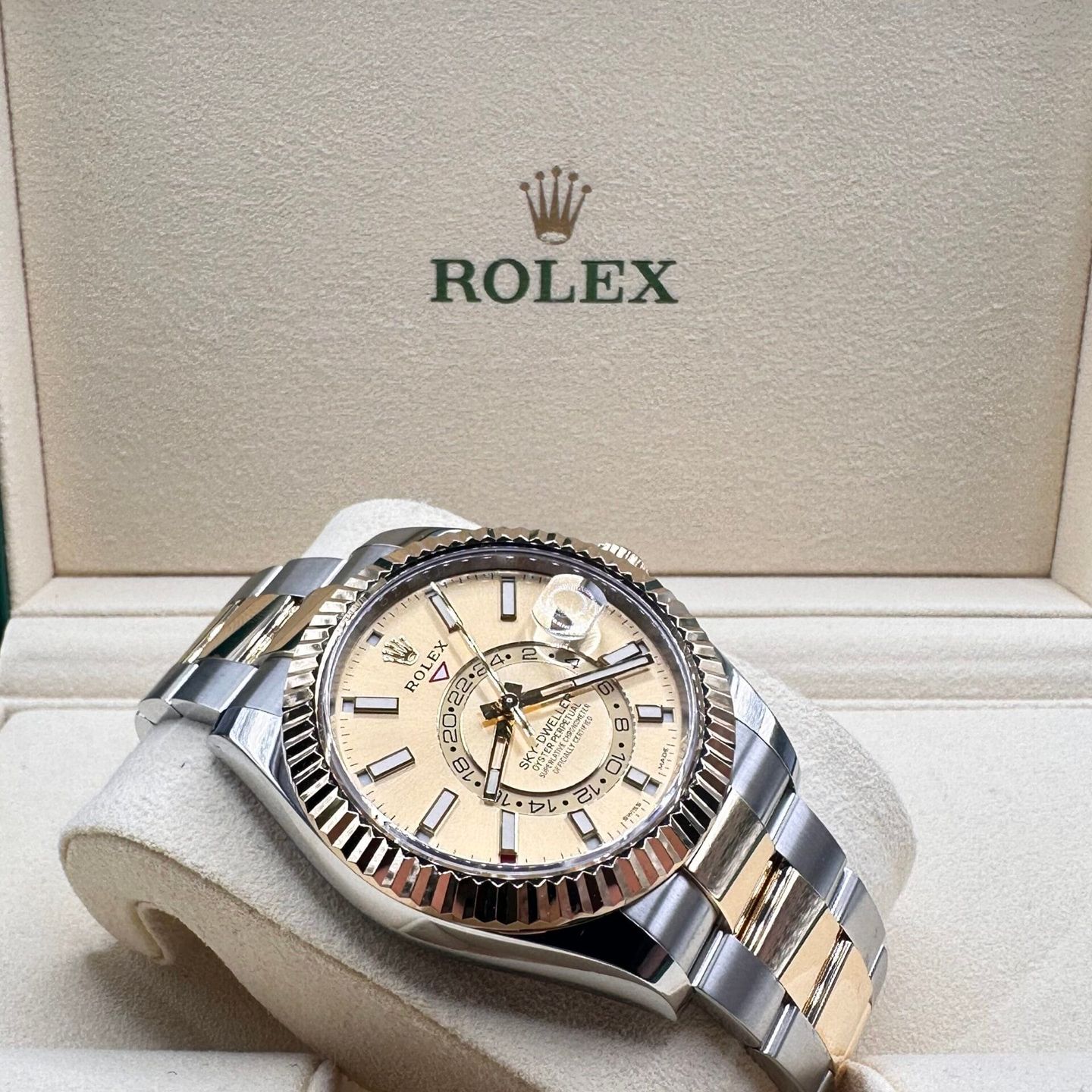 Rolex Sky-Dweller 326933 - (3/5)
